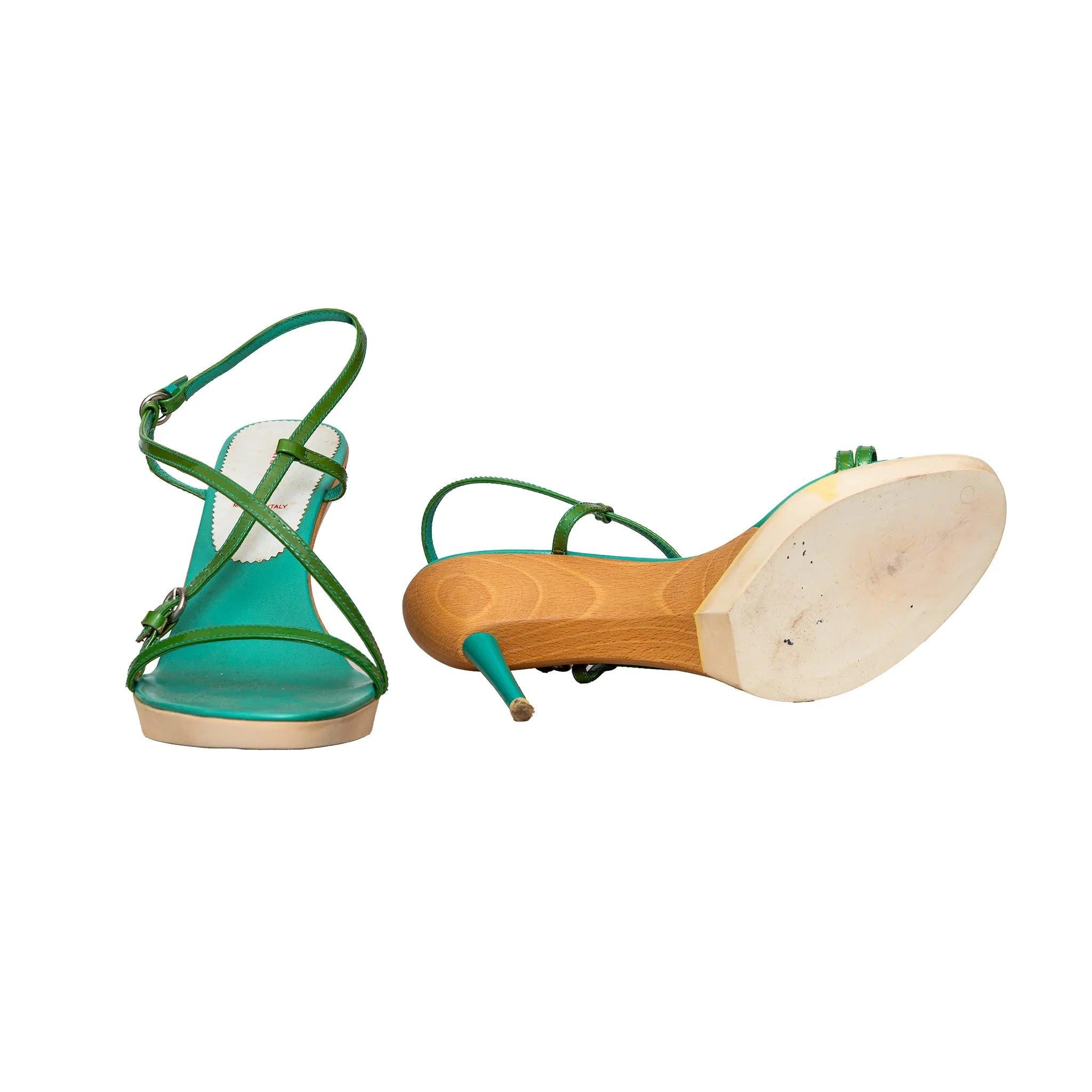 Talons à lanières en bois Miu Miu - années 00 en vente 4