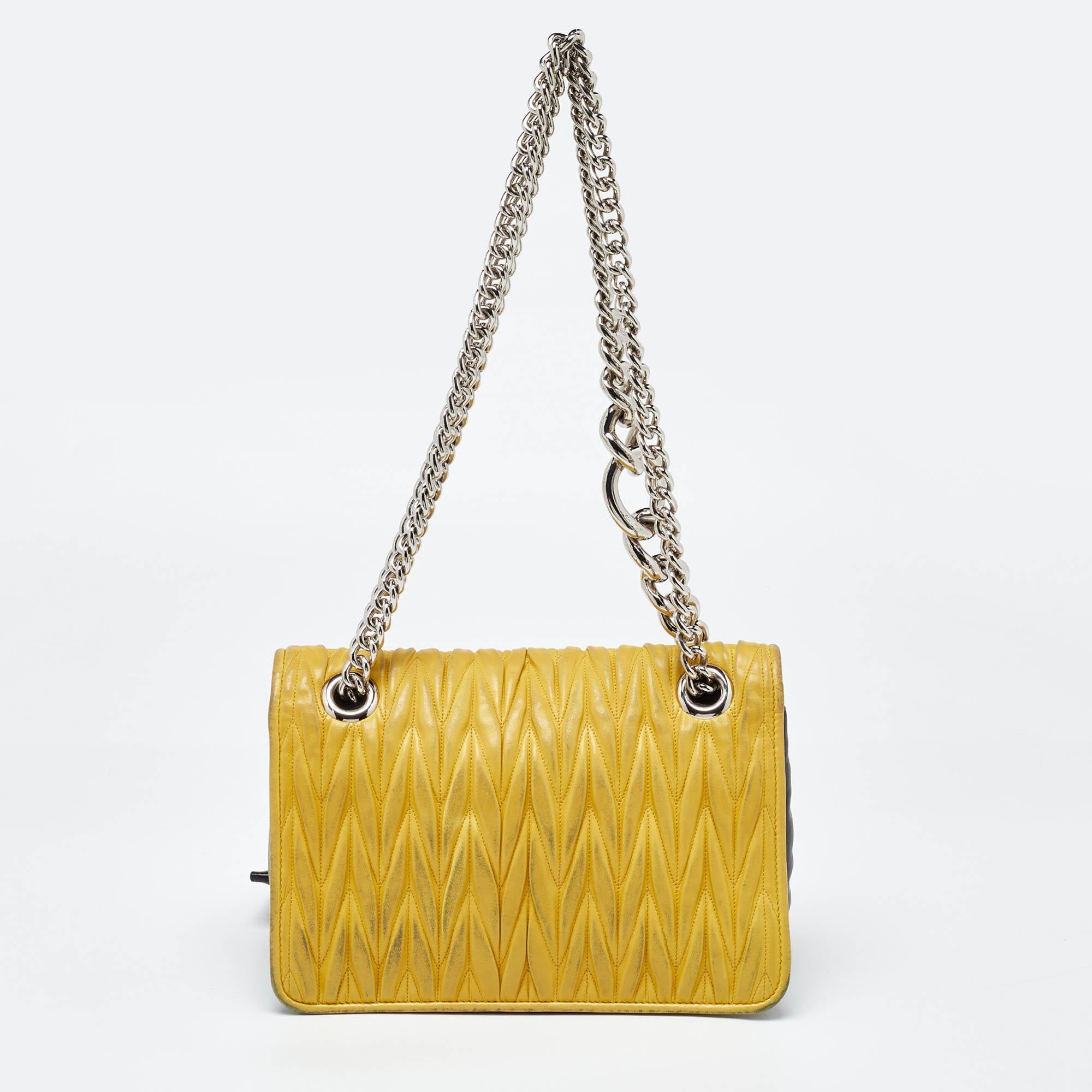 Miu Miu Yellow/Black matelassé Leather Club Shoulder Bag In Fair Condition In Dubai, Al Qouz 2
