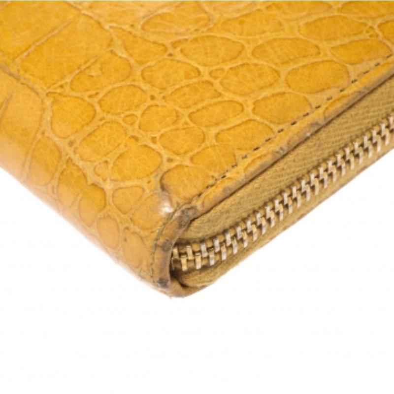 Miu Miu Yellow Croc Embossed Leather Zip Around Wallet im Angebot 1