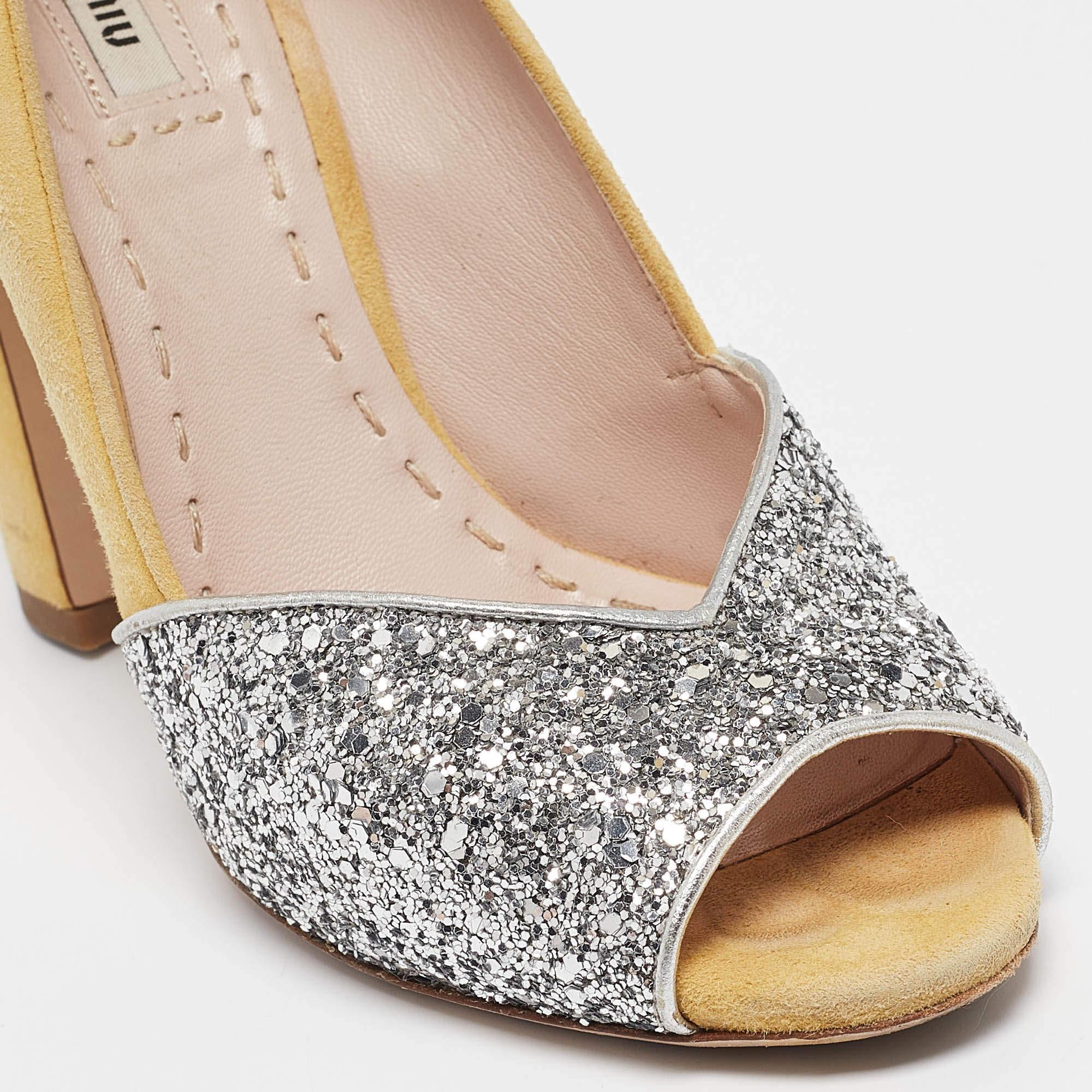 Miu escarpins à talons blocs en daim et paillettes jaunes taille 38,5 en vente 2