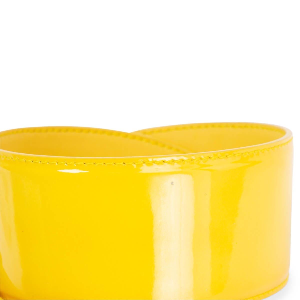 MIU MIU yellow patent leather WIDE WAIST Belt 70 In Fair Condition For Sale In Zürich, CH