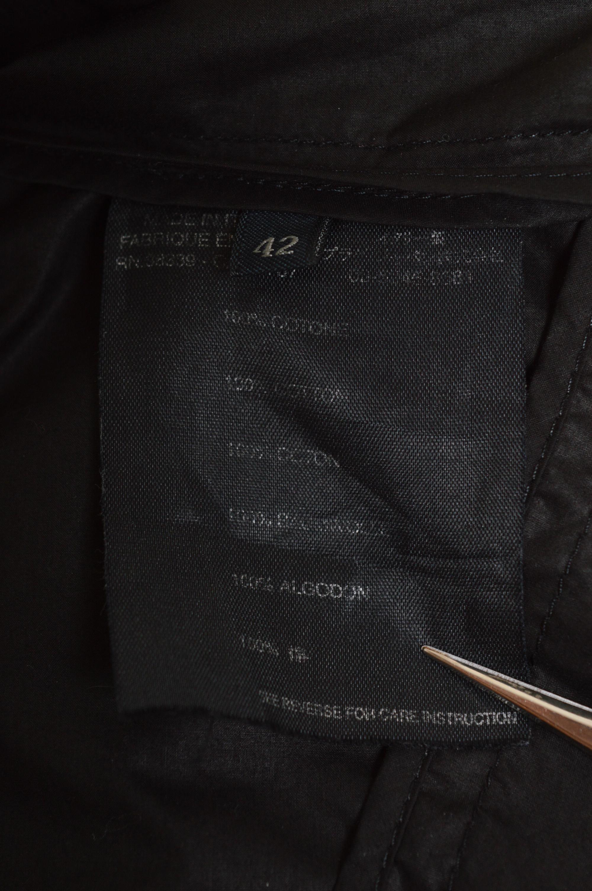 Miuccia PRADA Corte bajo Sexy Camisa ajustada negra de escote pronunciado en venta 7