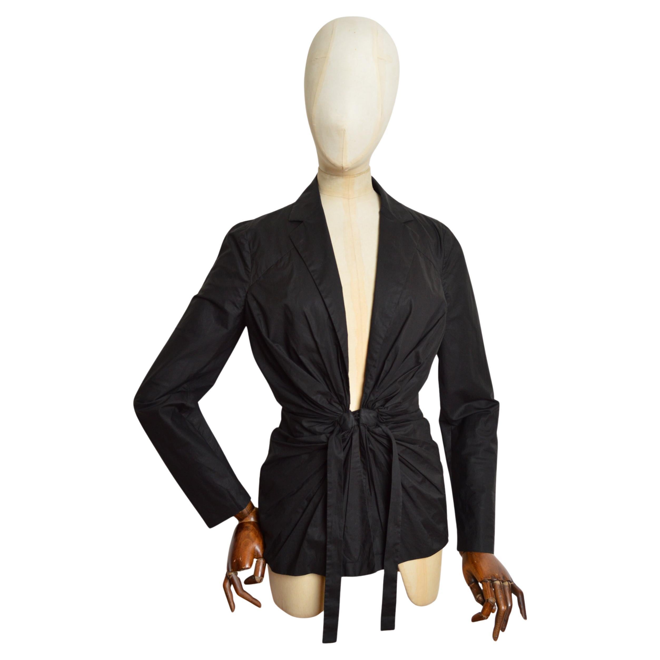 Miuccia PRADA Corte bajo Sexy Camisa ajustada negra de escote pronunciado en venta