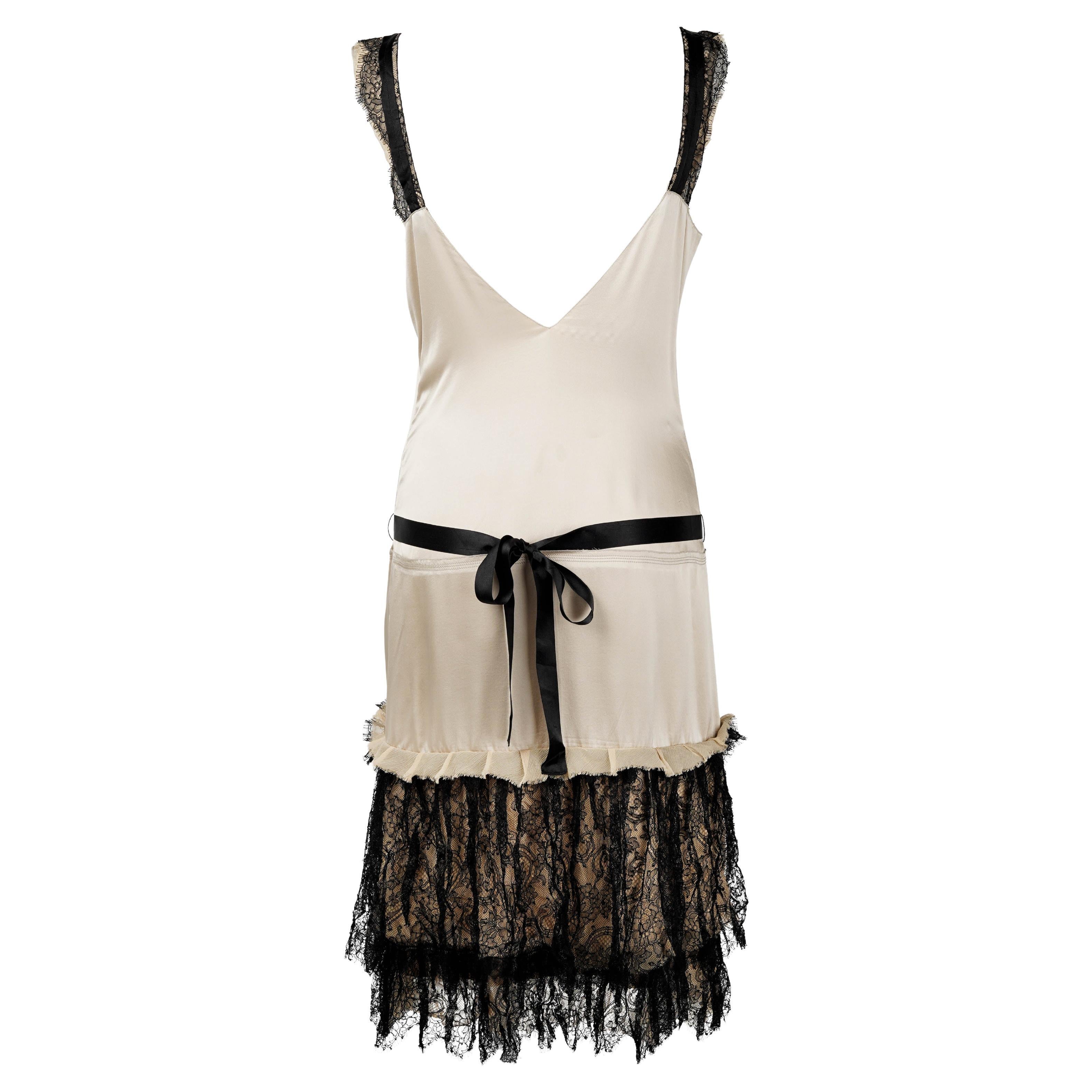 Miuccia Prada Laufstegkleid aus Seide und Spitze, Frühjahr/Sommer 2006 - IT 40 im Angebot 3