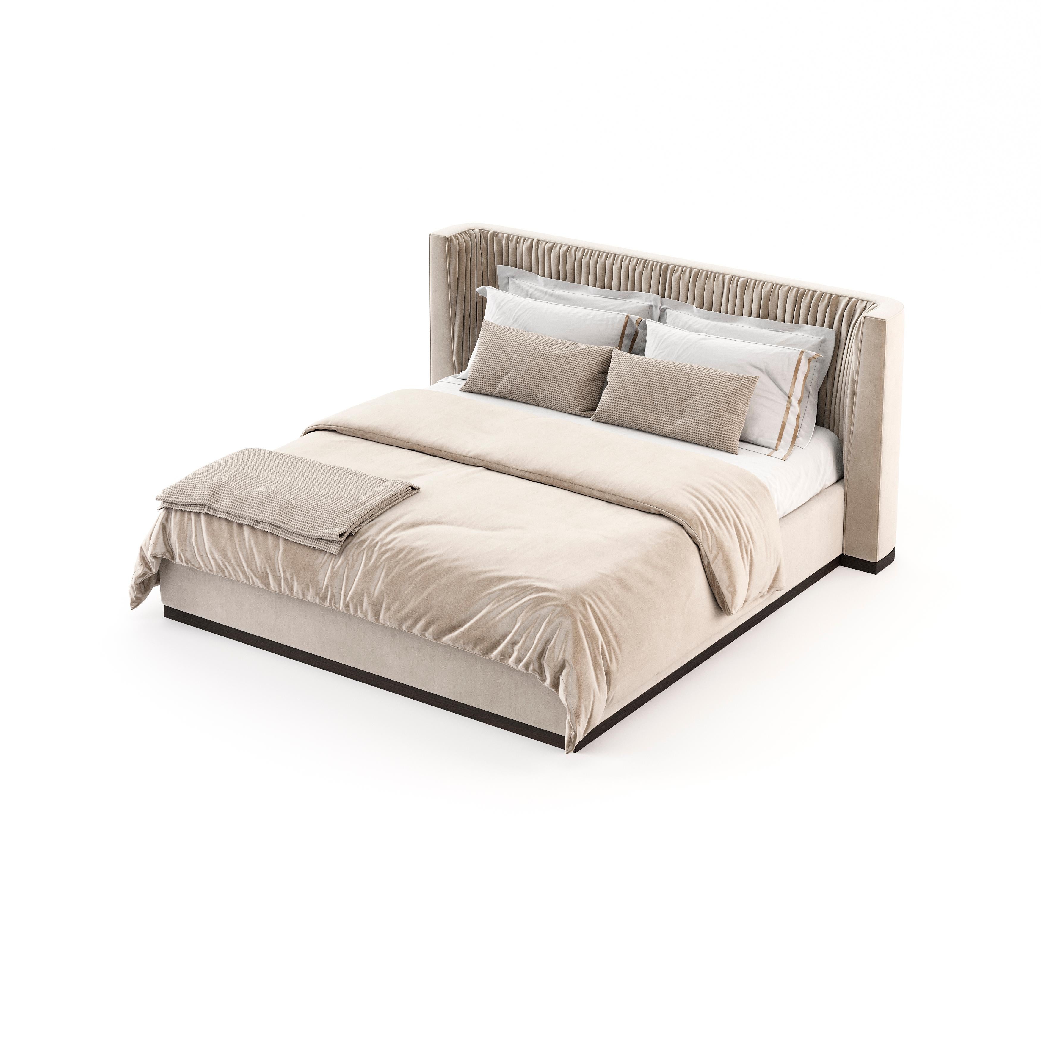 Portuguese Contemporary Upholstered bed with different Fabric custom For Sale