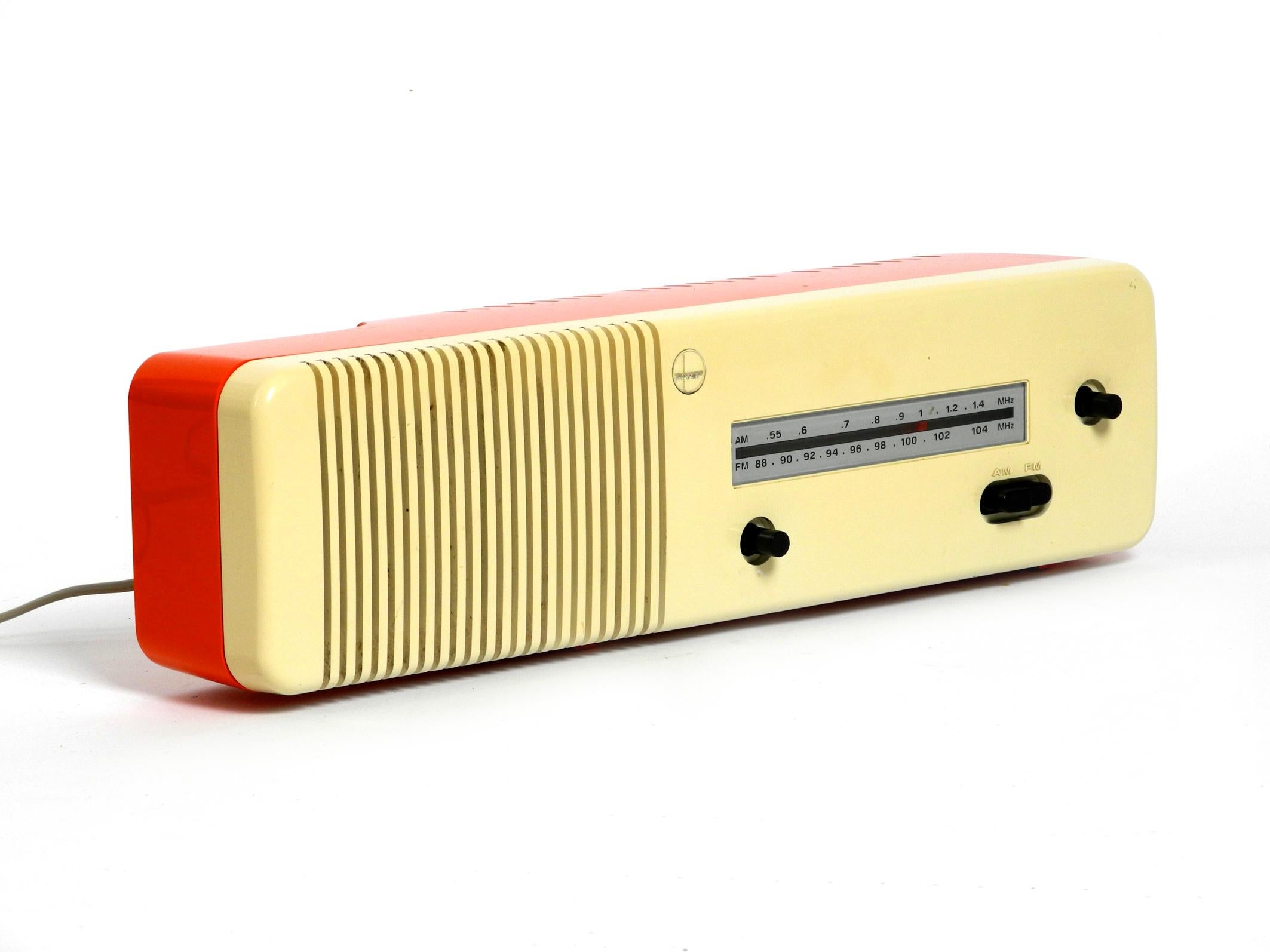 Extremely rare MIVAR FM / MW radio MOD. R45 from the 1960s. 
Great Minimalist Pop Art Space Age Design. 
Made Italy. In absolute top collectors condition. 
This radio is very rare and barely found in this state of condition.
Very good reception