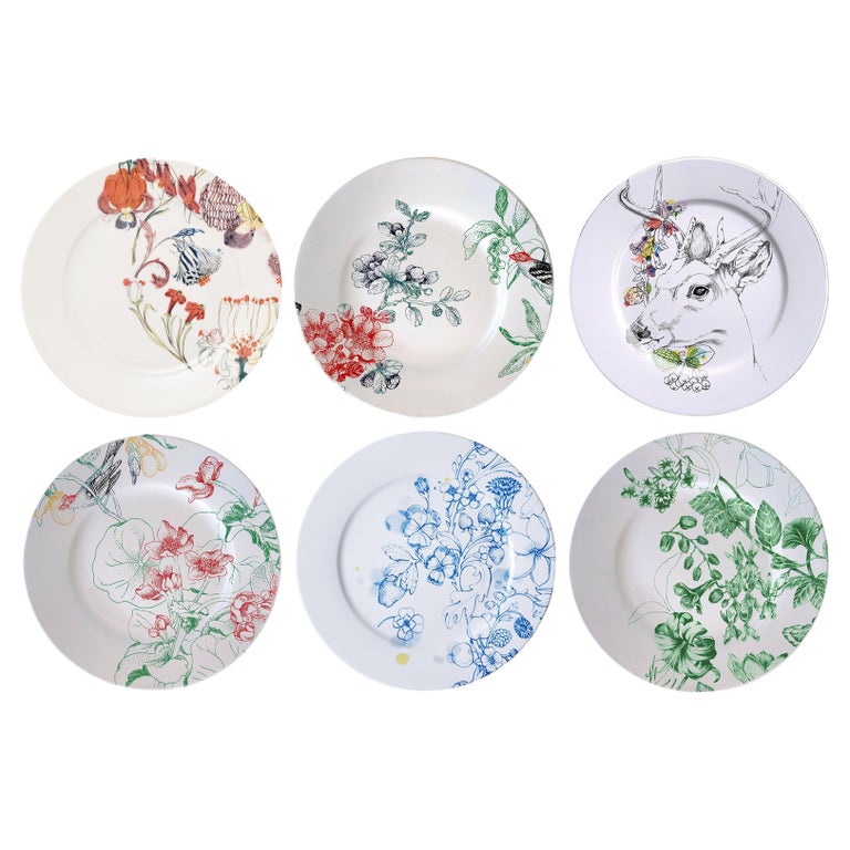 Six assiettes plates en porcelaine contemporaine « Mix and Match » avec  fleurs et animaux En vente sur 1stDibs