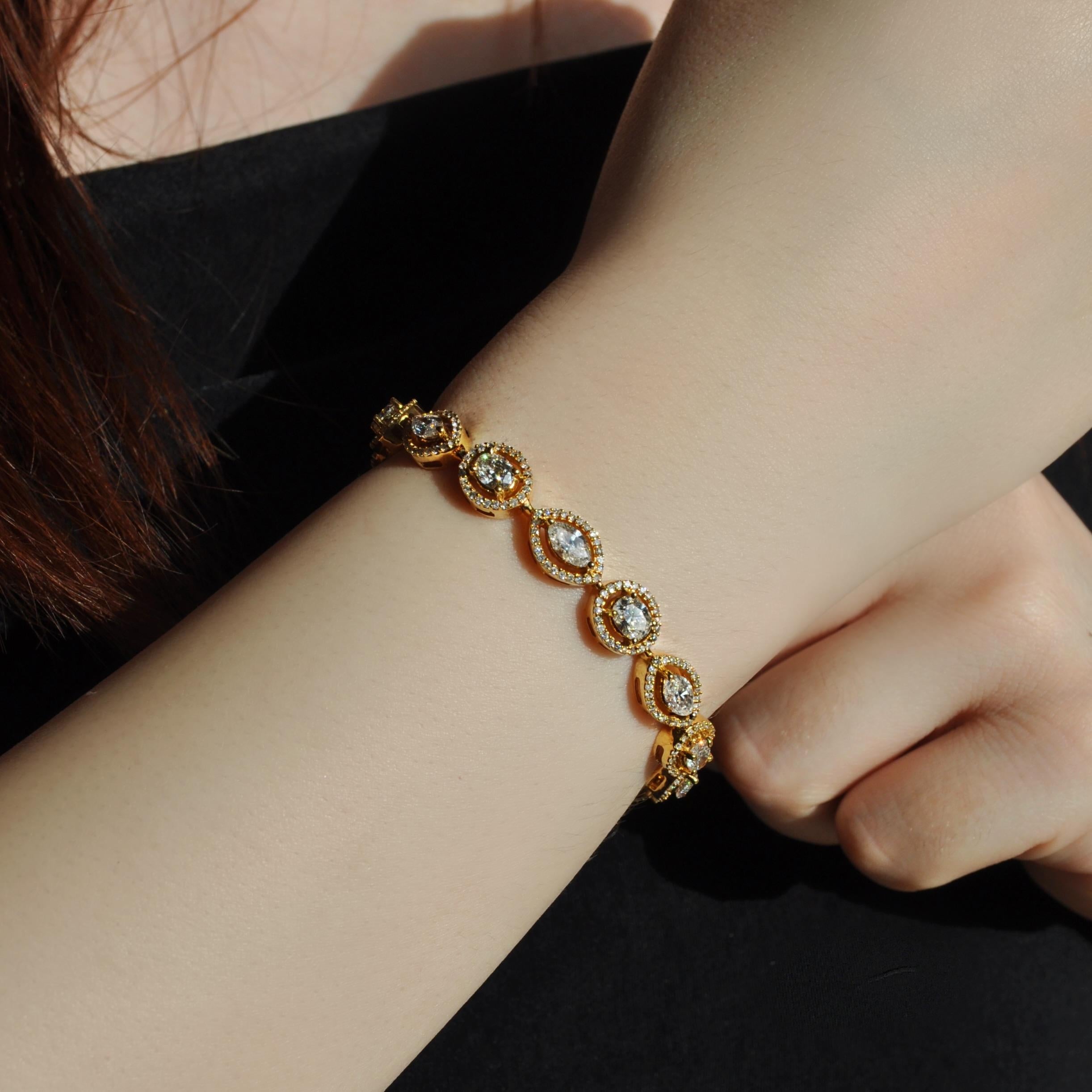 RUCHI Mixed-Shape Diamond Yellow Gold Bracelet In New Condition For Sale In New York, NY