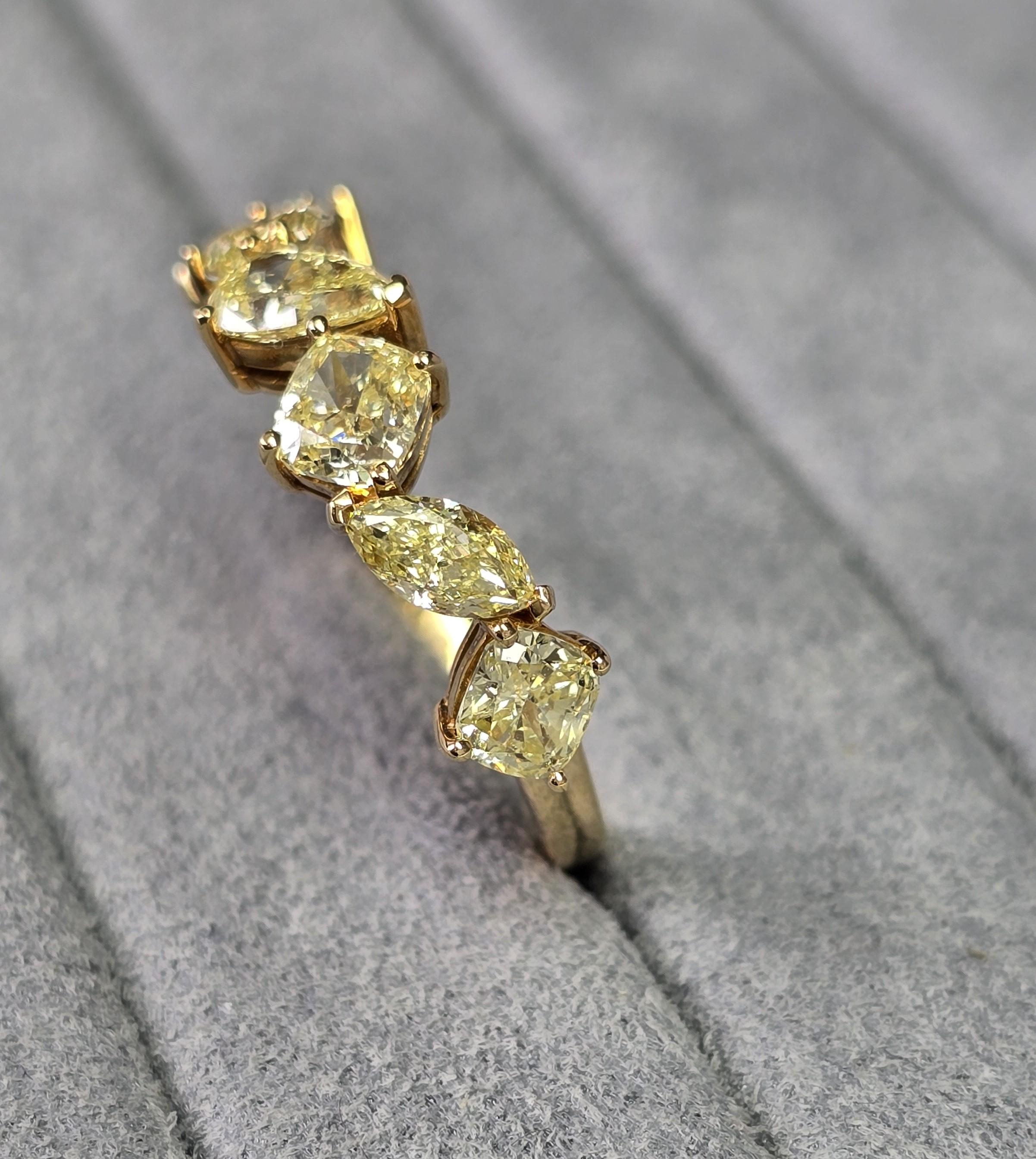 Bague fantaisie jaune VS-SI Clarity avec diamants de forme mixte en vente 9
