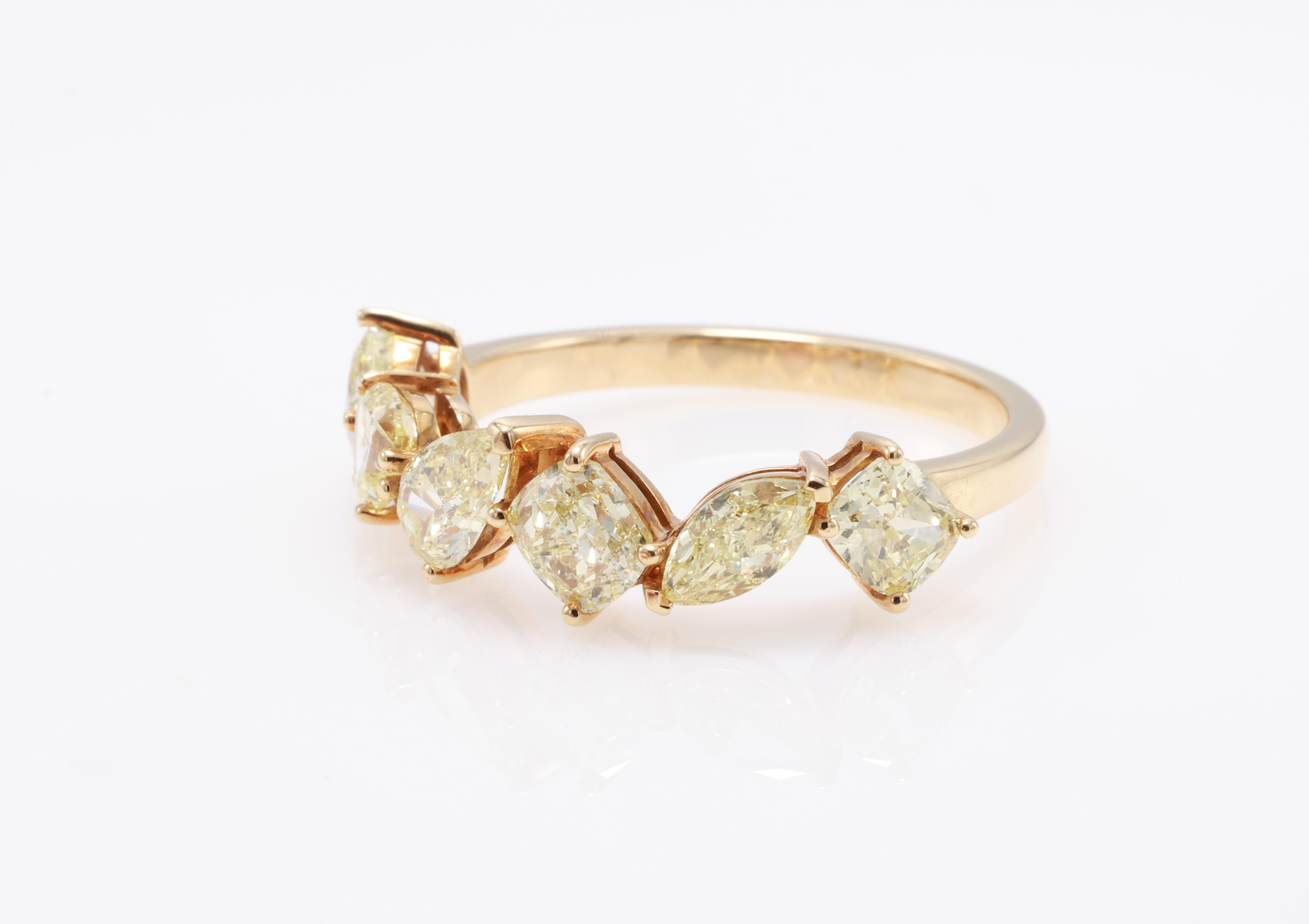 Bague fantaisie jaune VS-SI Clarity avec diamants de forme mixte en vente 3