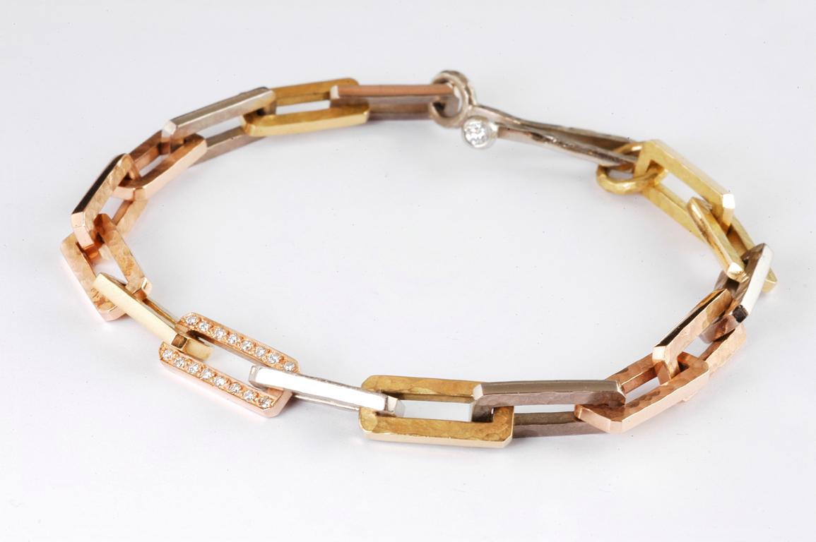 Contemporain Bracelet mixte en or 18 carats à maillons rectangulaires et diamants taillés en brillant en vente