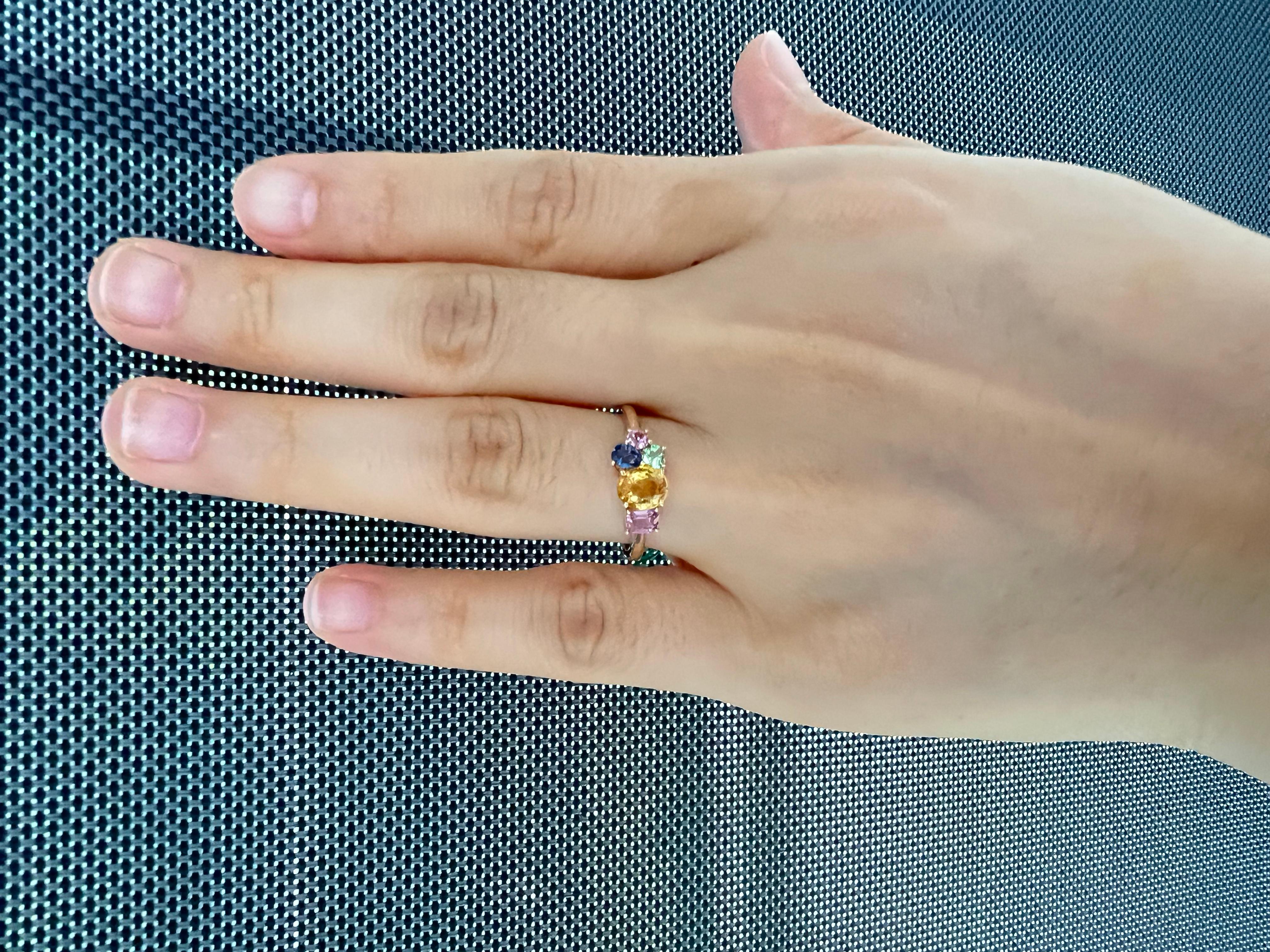 Bague en or jaune 14 carats avec saphir fantaisie de 1,47 carat de taille mixte en vente 2