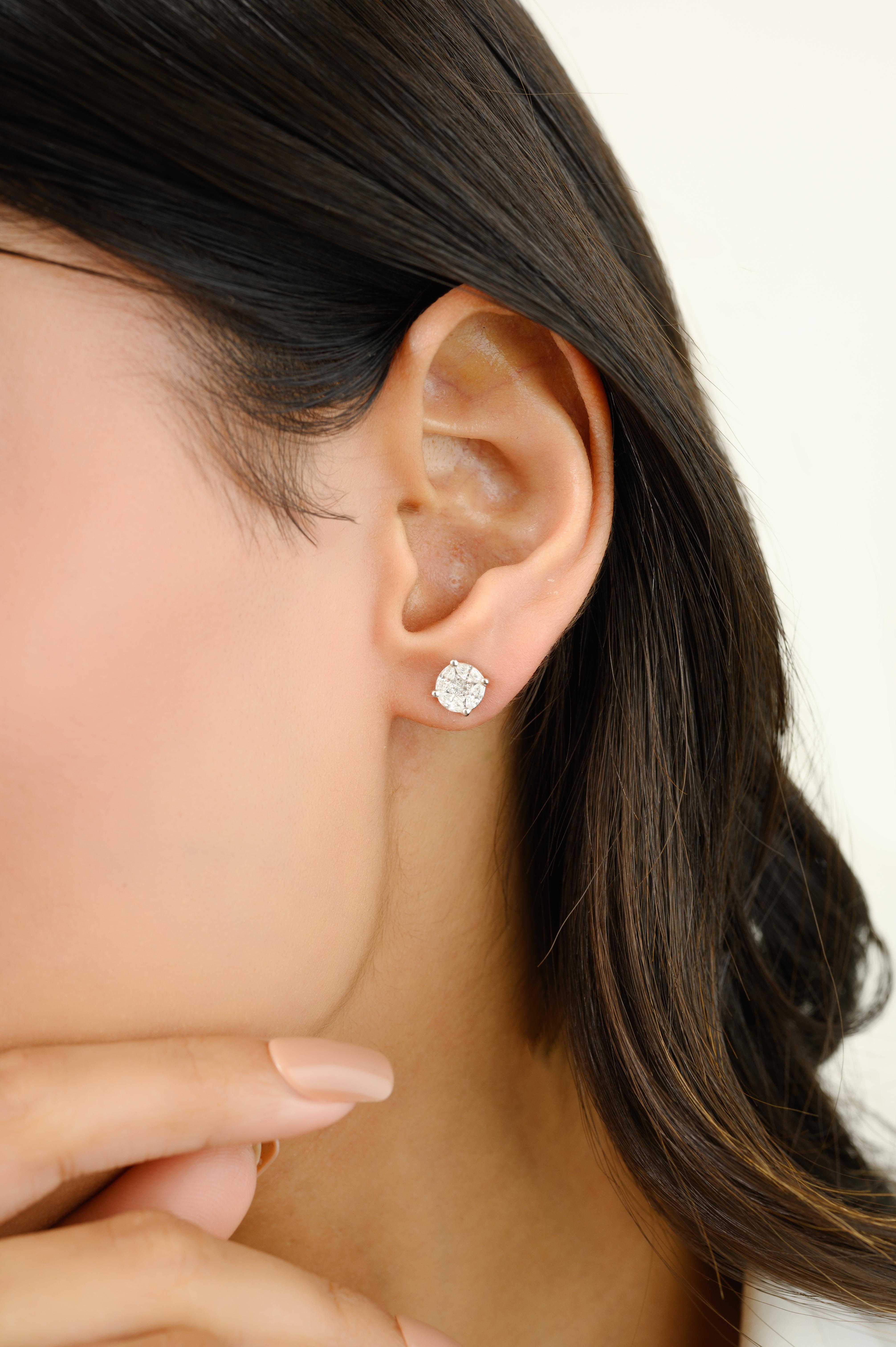 Mixed Cut Diamond Cluster Solitaire Ohrstecker für Sie in 18K Gold, um eine Aussage mit Ihrem Look zu machen. Sie brauchen Ohrstecker, um mit Ihrem Look ein Statement zu setzen. Diese Ohrringe sorgen für einen funkelnden, luxuriösen Look mit