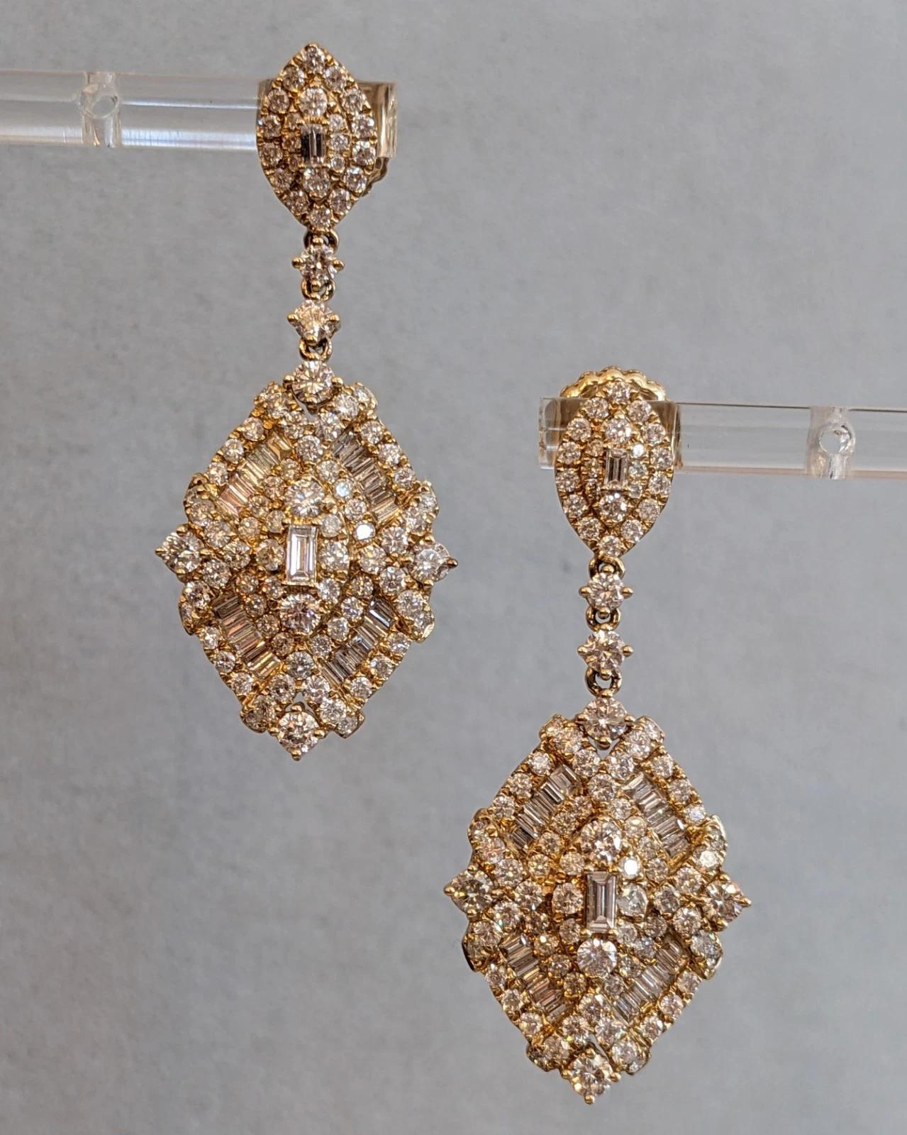 Round Cut Mixed cut Diamond Dangle Drop Earrings in 14k Yellow Gold