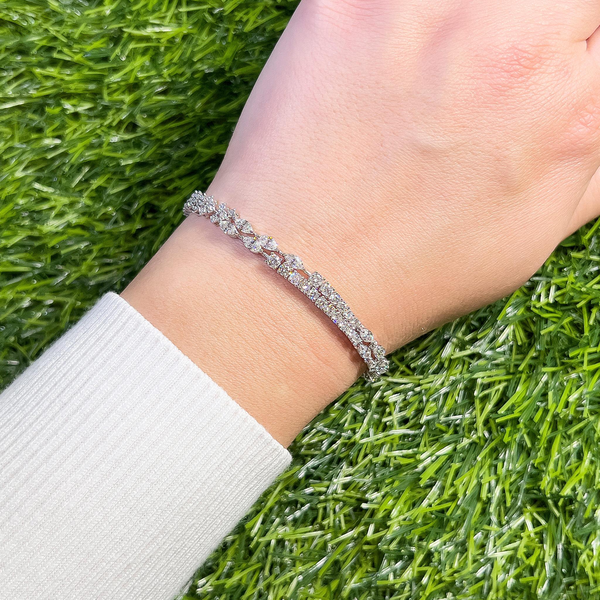 It comes with the appraisal by GIA GG/AJP
All Diamonds are Natural
108 Diamonds = 4.80 Carats
Metal: 18K White Gold
Bracelet Length: 7 Inches
