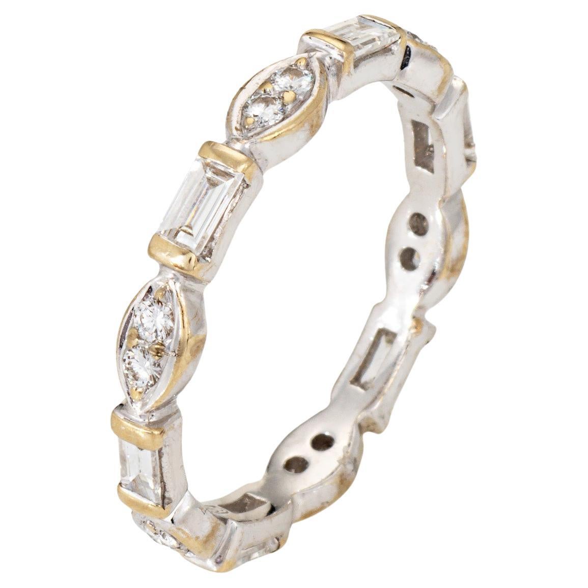 Bague d
éternité à taille mixte Sz 6.75 Estate Jewelry en or blanc 18k en vente