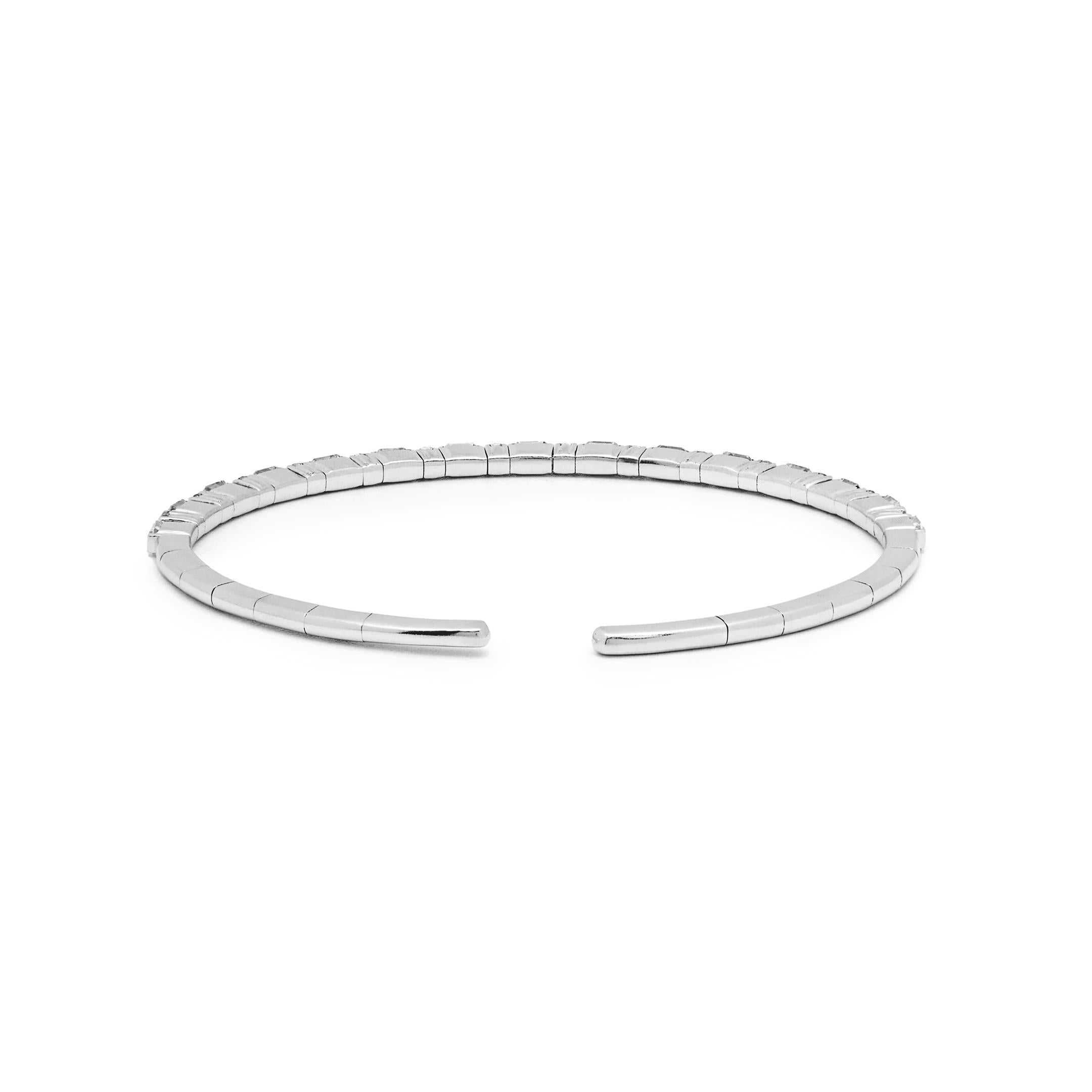 Bracelet manchette flexible à diamants mixtes Neuf - En vente à New York, NY