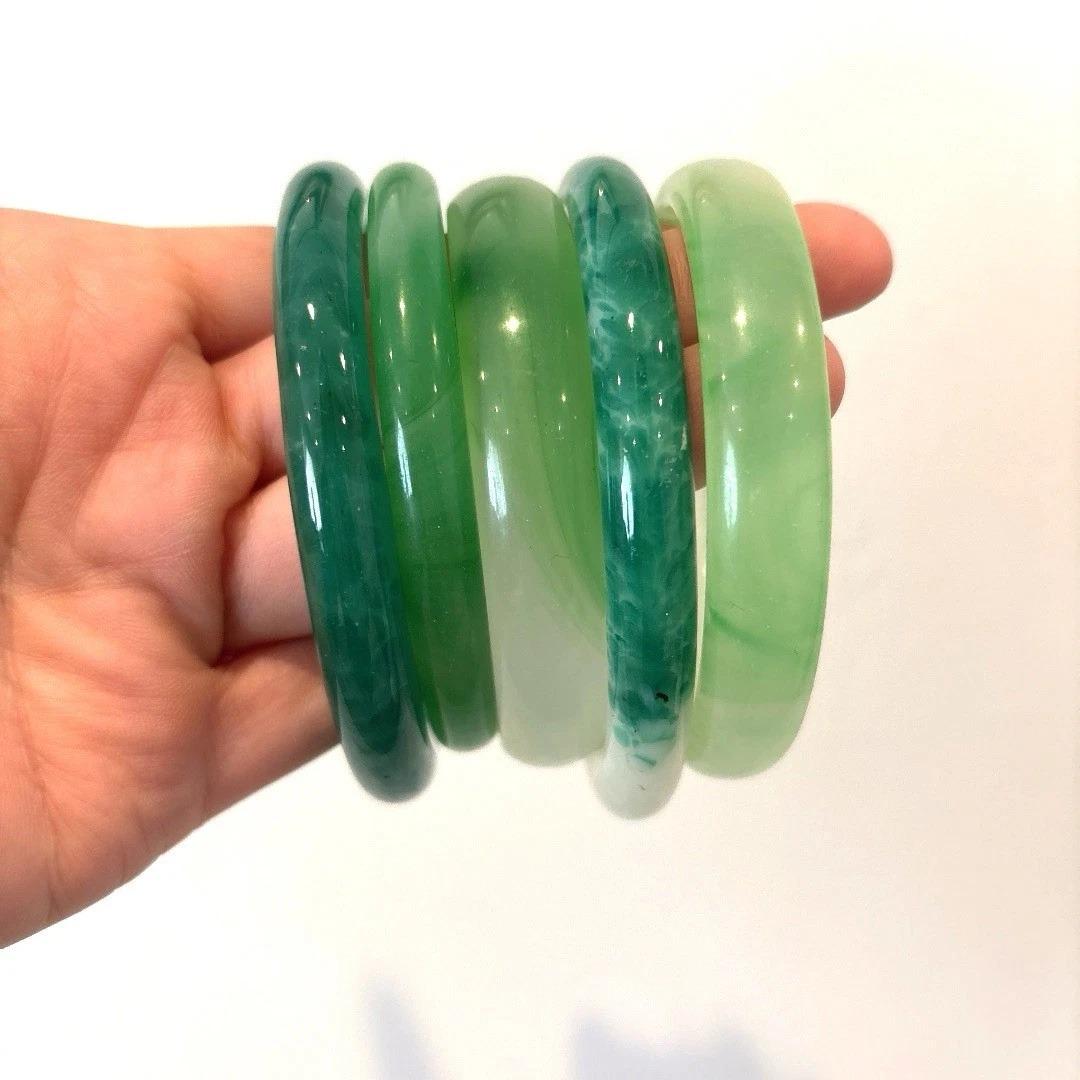 Mixed Glass & Treated Jadeite 9.5–13.5mm Wide Lot of 5 Green Bangles In Excellent Condition For Sale In Carmel By The Sea, CA