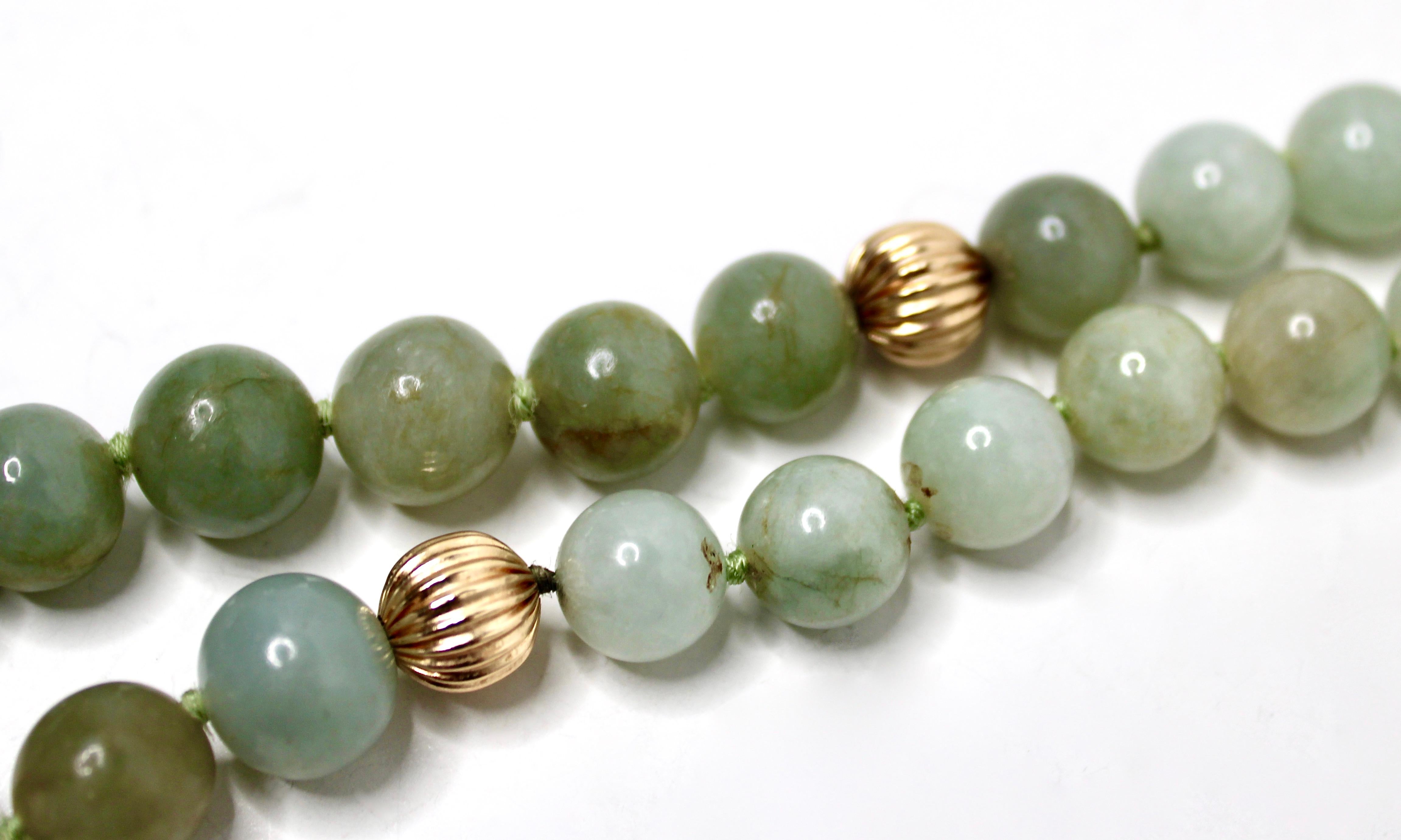 Donna Collana di perline in giada mista e oro 14k, circa anni '70 in vendita