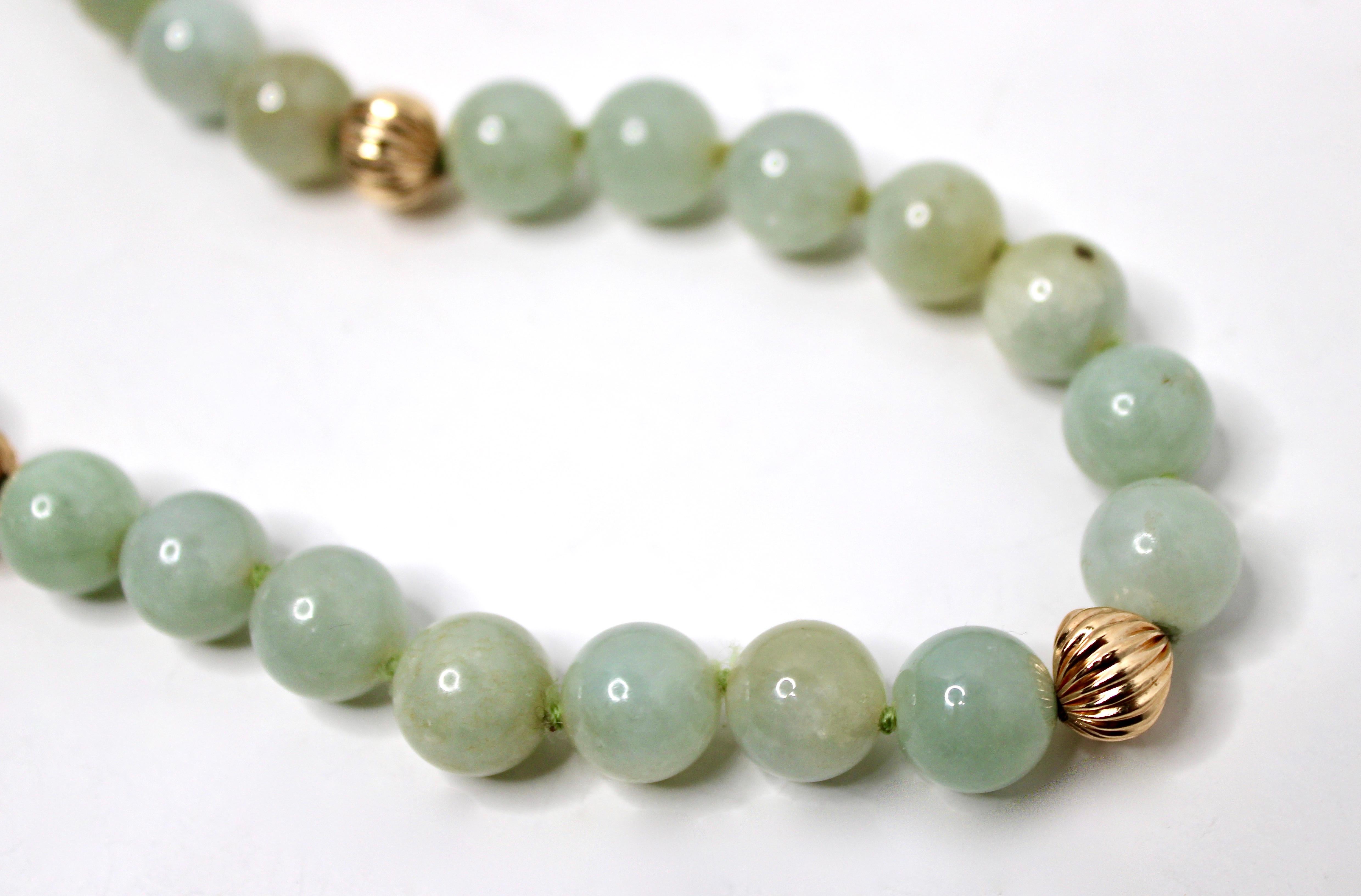 Collana di perline in giada mista e oro 14k, circa anni '70 in vendita 1