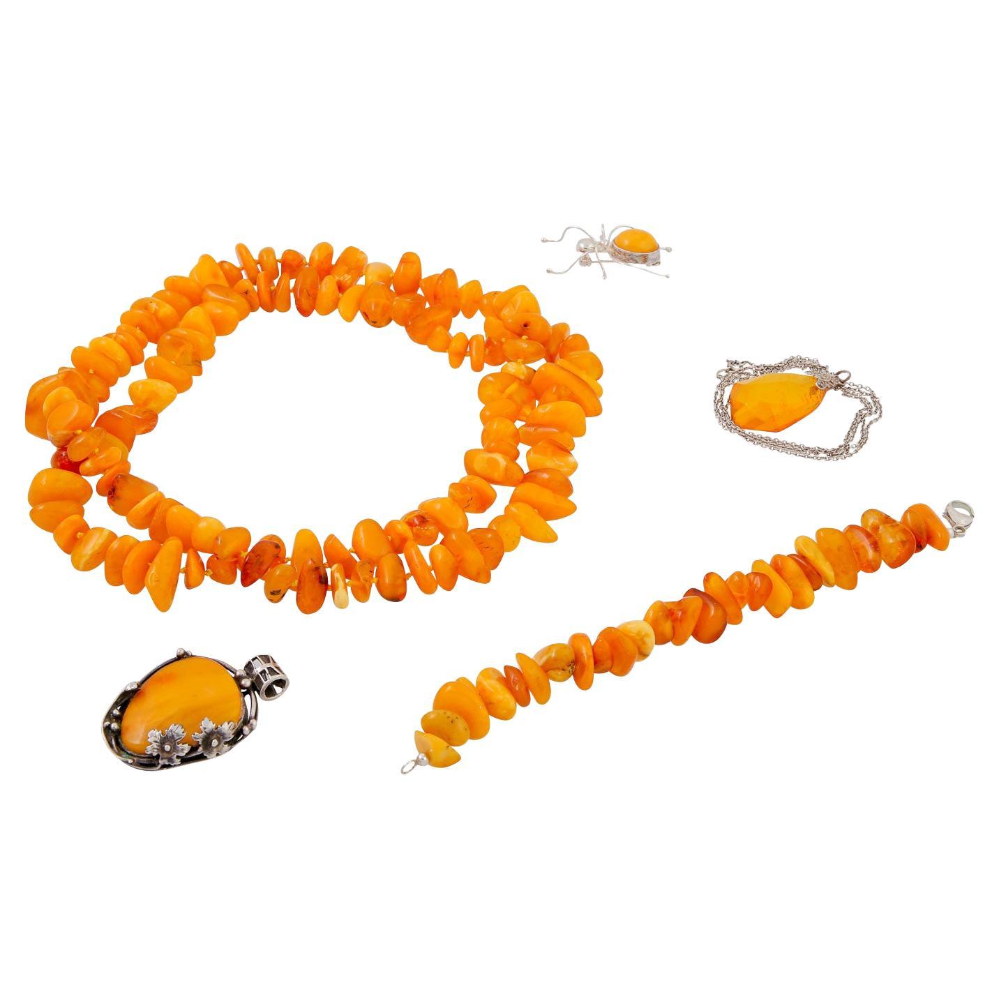 Mixed Lot of 5 Parts of Amber Jewelry For Sale