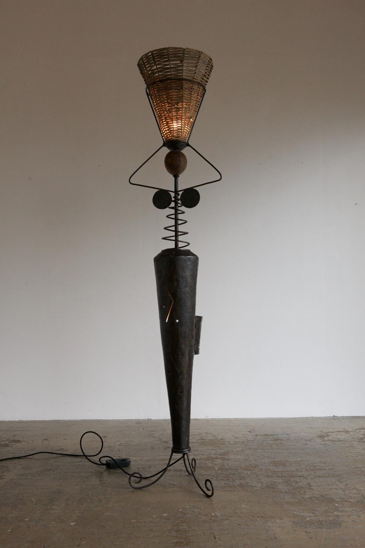 Lampadaire artisanal matériaux mélangés 5