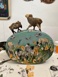 Pintura collage en técnica mixta sobre escultura industrial vintage de polea grande