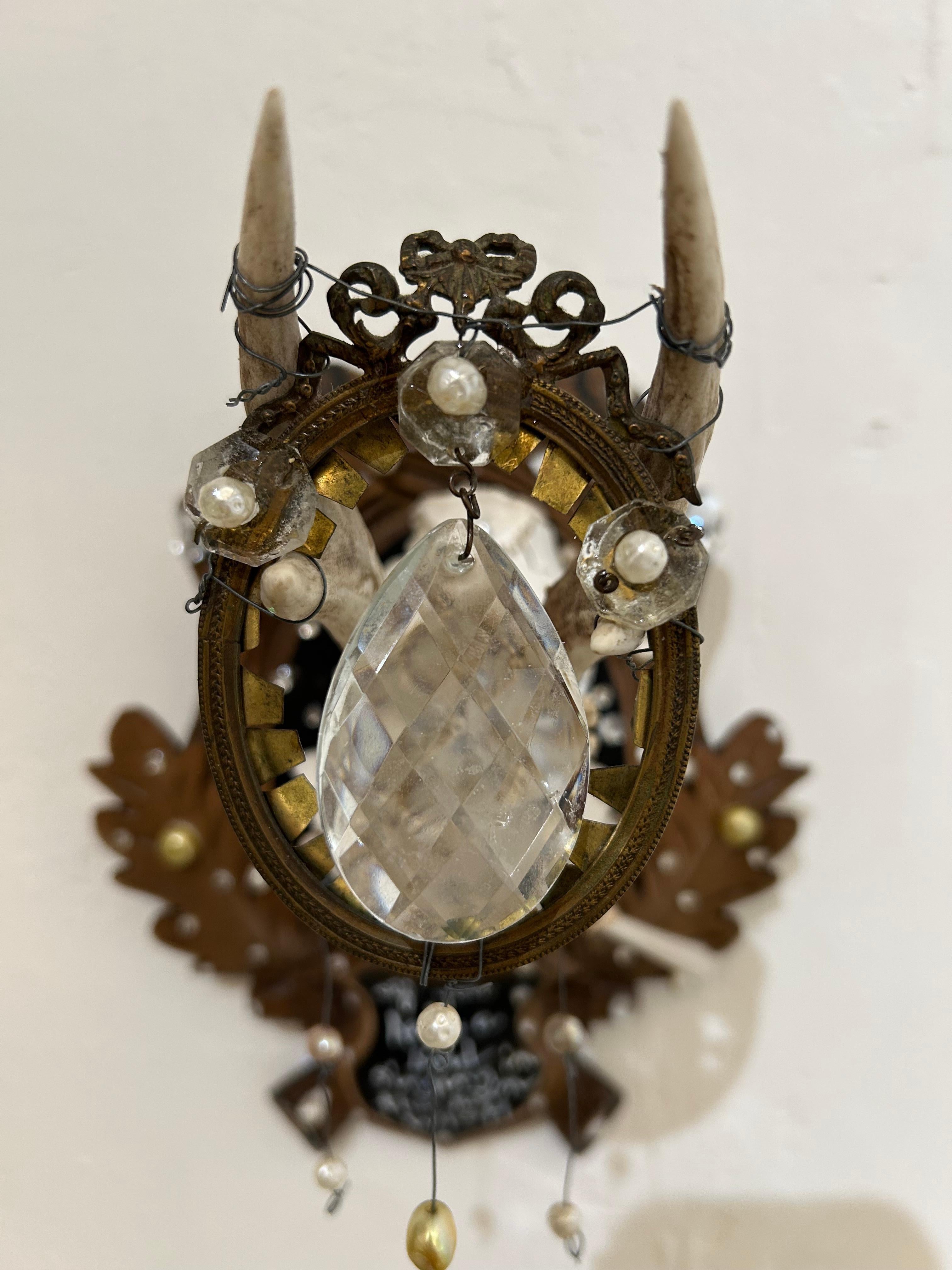 XXIe siècle et contemporain Mixed Media Found Objects for Objects Sculpture murale avec Horns en vente