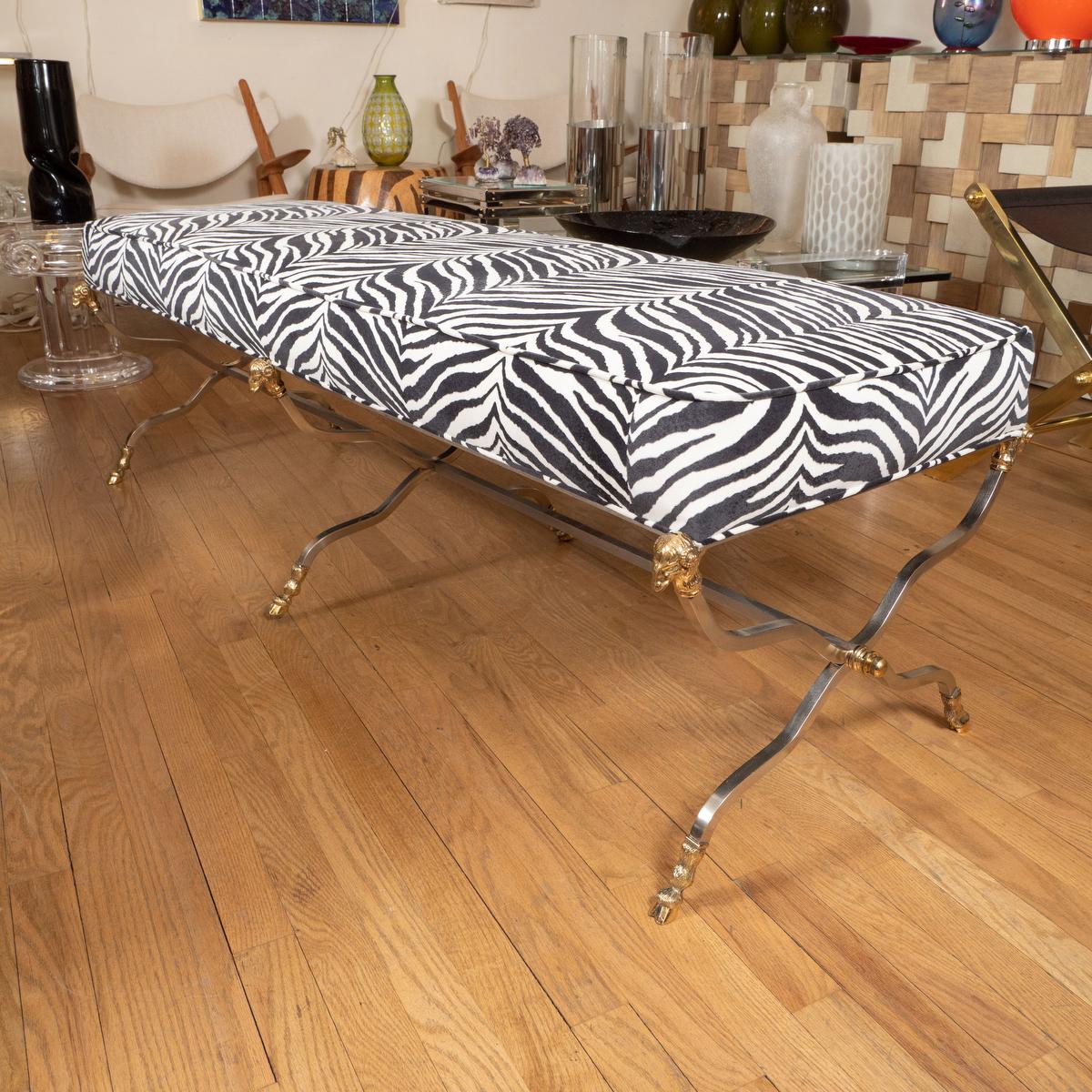 Mid-Century Modern Banc en métal MIxé de style Campaigner en vente