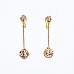 Pendants d'oreilles boule en métal mélangé et cristal de Ciner, 1970