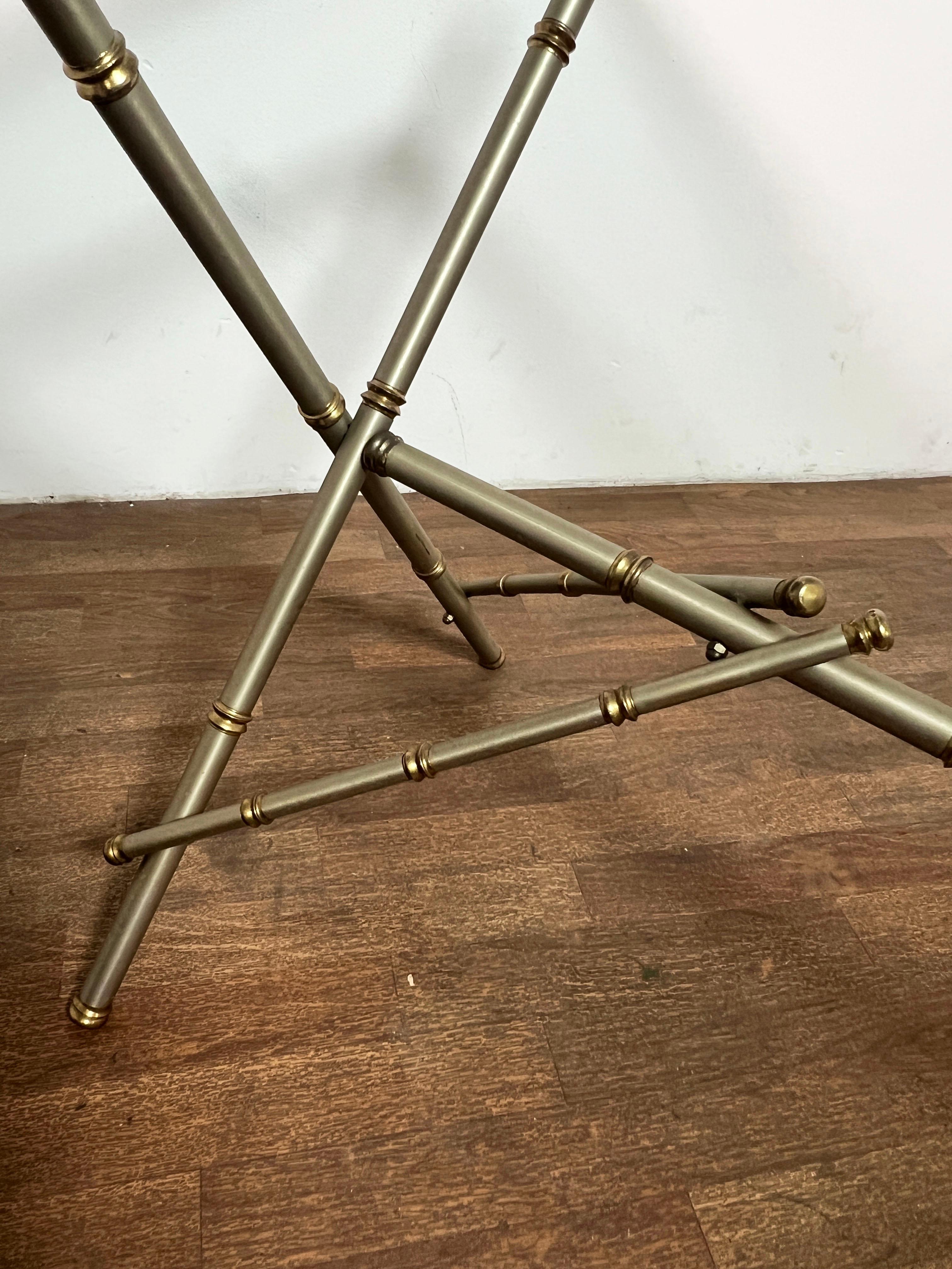 Bureau en métal mélangé et faux bambou dans le style de Maison Jansen, C. 1960s en vente 1