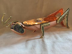 Centre de table/bol en métal mixte incrusté d'ormeaux et de sauterelles