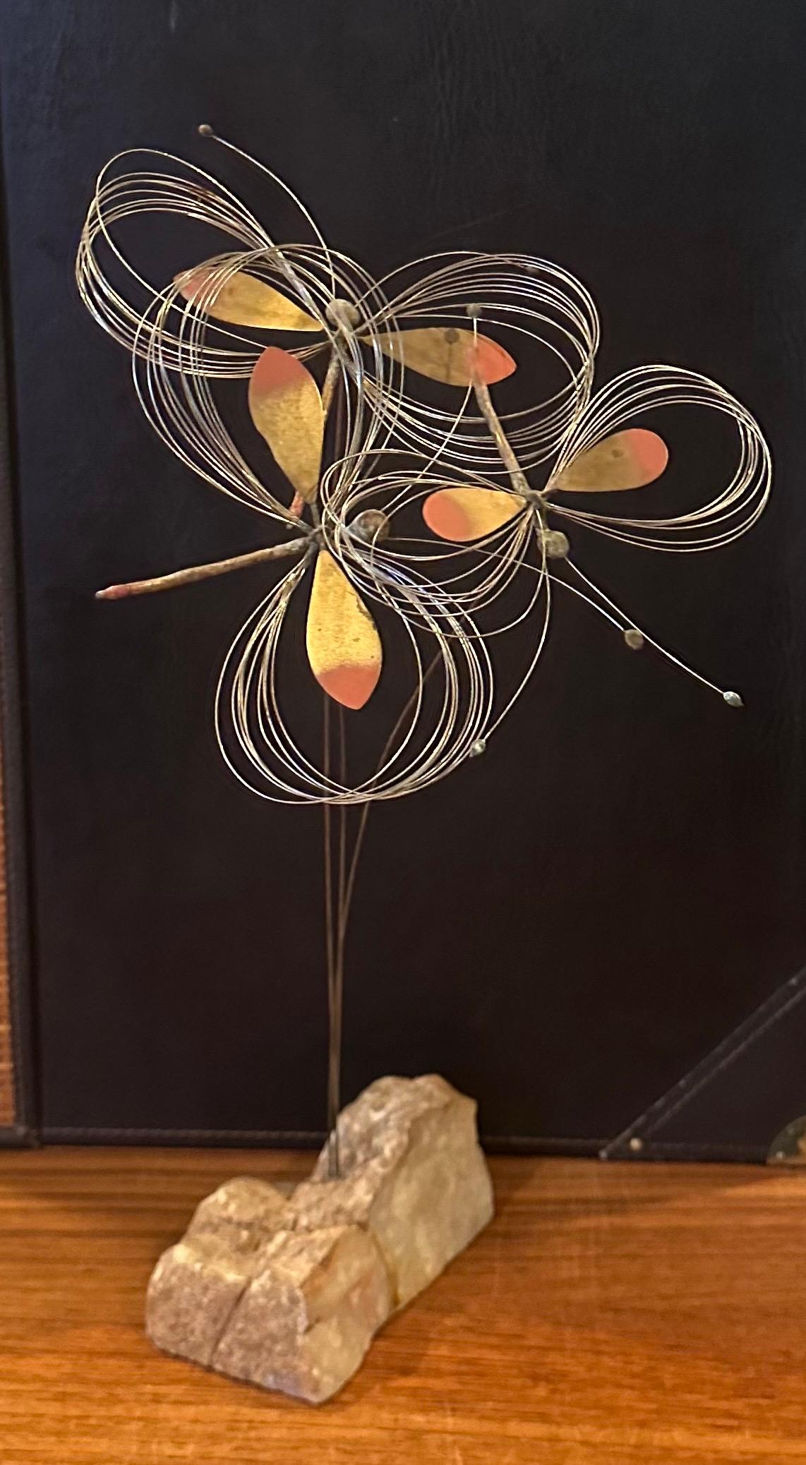 Sculpture de libellule en alliage sur quartz de C. Jere pour Artisian House Bon état - En vente à San Diego, CA