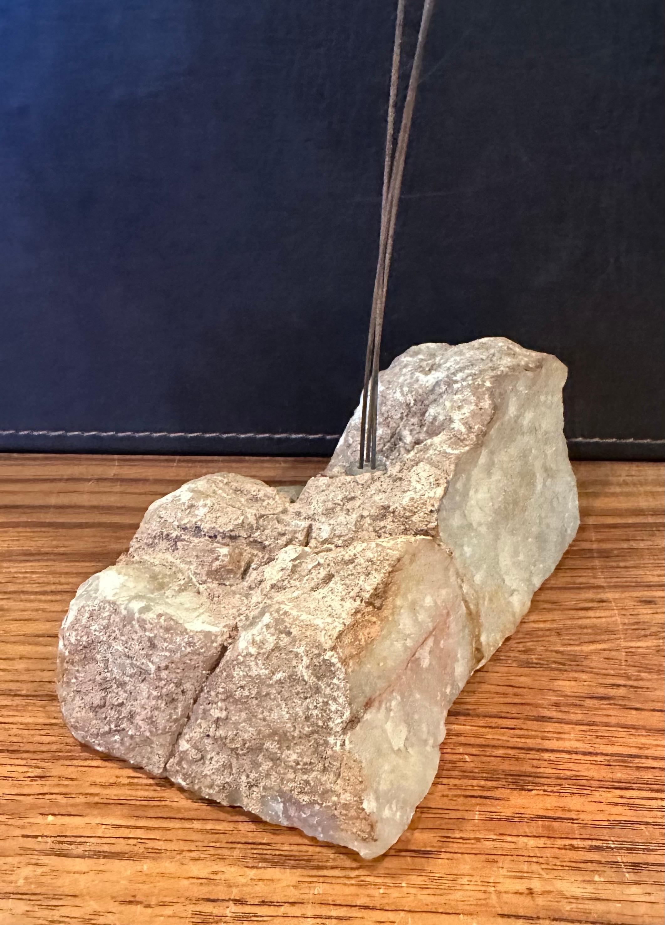 Sculpture de libellule en alliage sur quartz de C. Jere pour Artisian House en vente 2