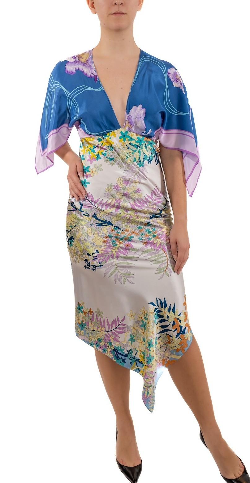 Vestito a 2 sciarpe in seta blu e colori pastello misti in vendita 2