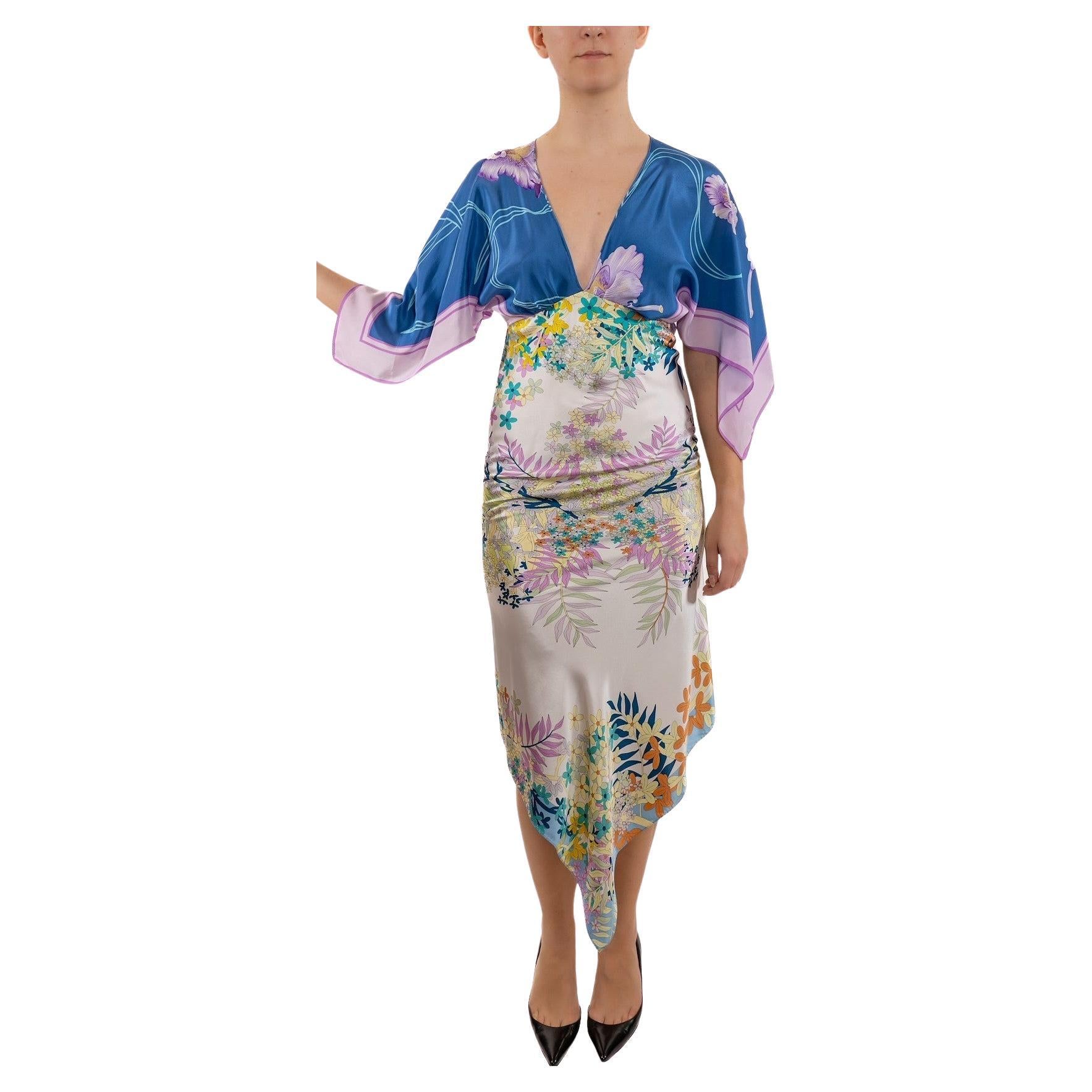 Vestito a 2 sciarpe in seta blu e colori pastello misti in vendita