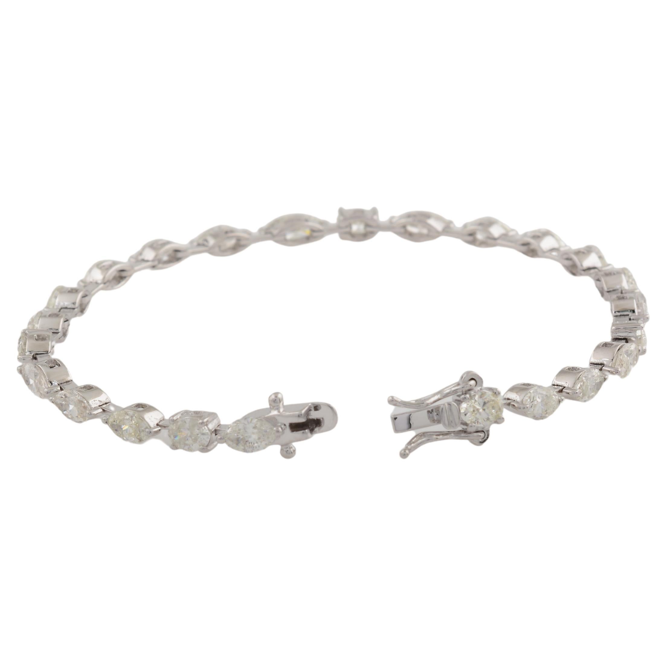 Taglio misto Bracciale tennis con diamanti incastonati di forma mista da 6,15 carati, oro bianco 18 carati in vendita