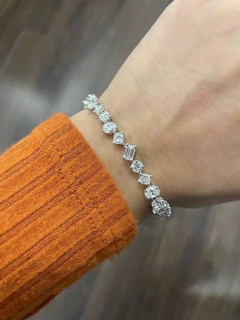 5,61 Karat Platin-Armband mit Diamanten in gemischter Form (Moderne)