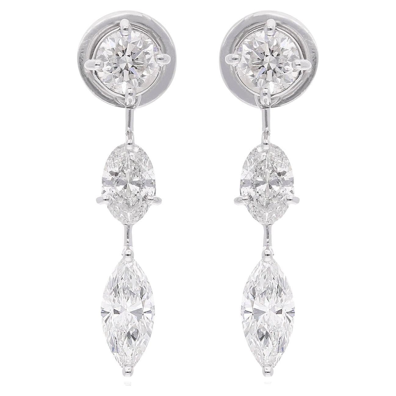 Orecchini a goccia con diamanti di forma mista in oro bianco 18 carati Gioielli di pregio In condizioni Nuovo in vendita a Diera, Dubai