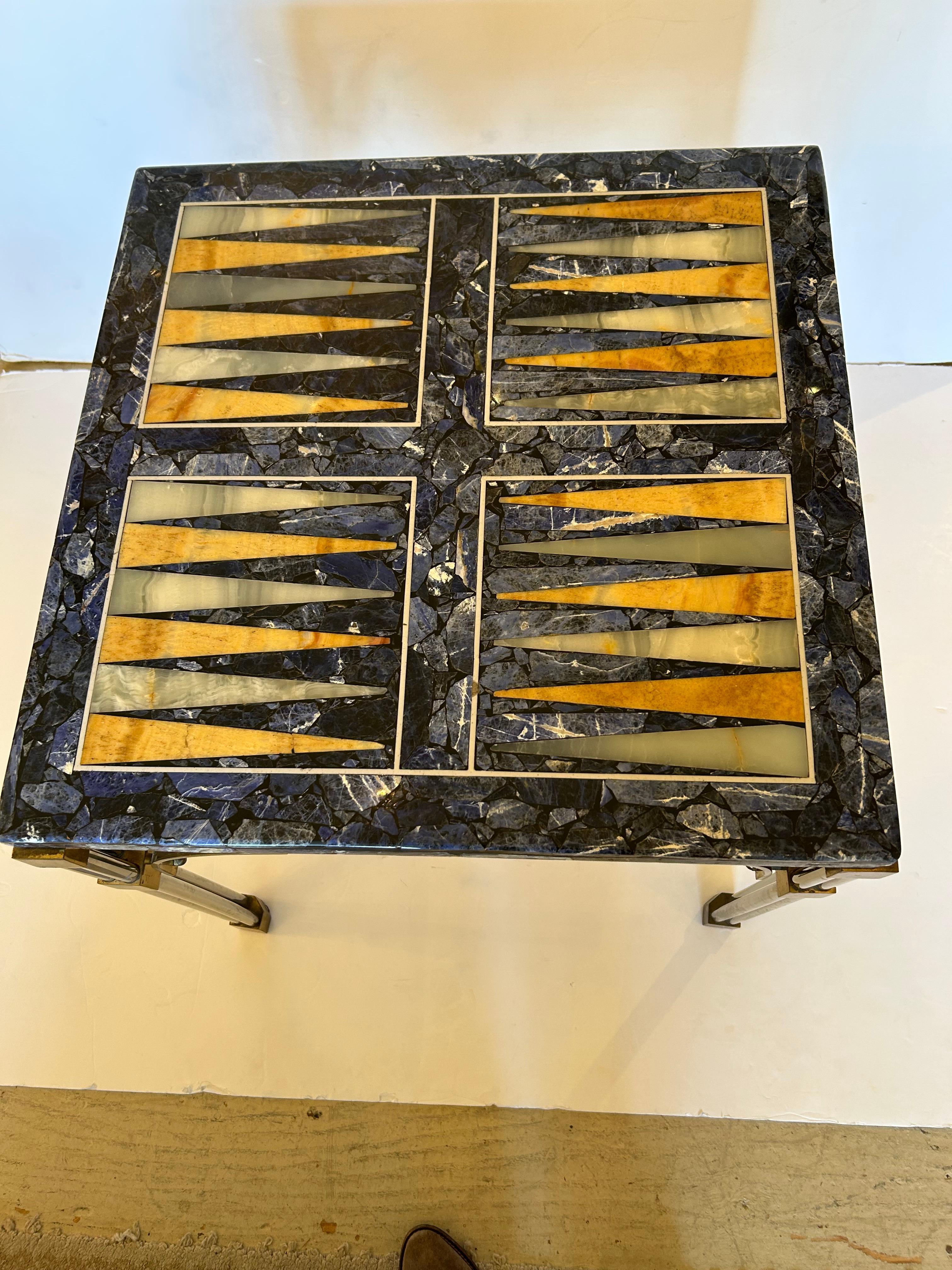 Mesa Auxiliar para Juego de Backgammon con Incrustaciones de Piedra Mixta sobre Base de Latón y Cromo en venta 2