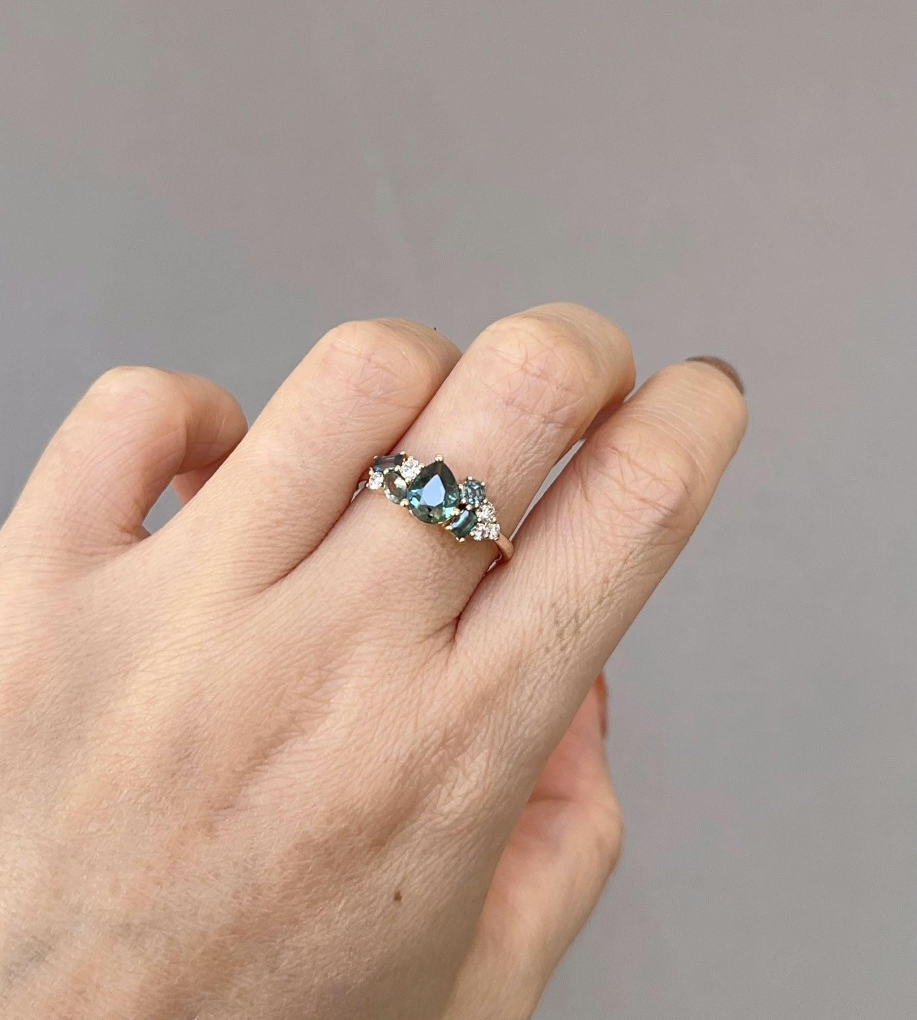 Mixed Teal Saphir und Diamant Cluster-Ring 14K Gold R6768 im Zustand „Neu“ im Angebot in Osprey, FL