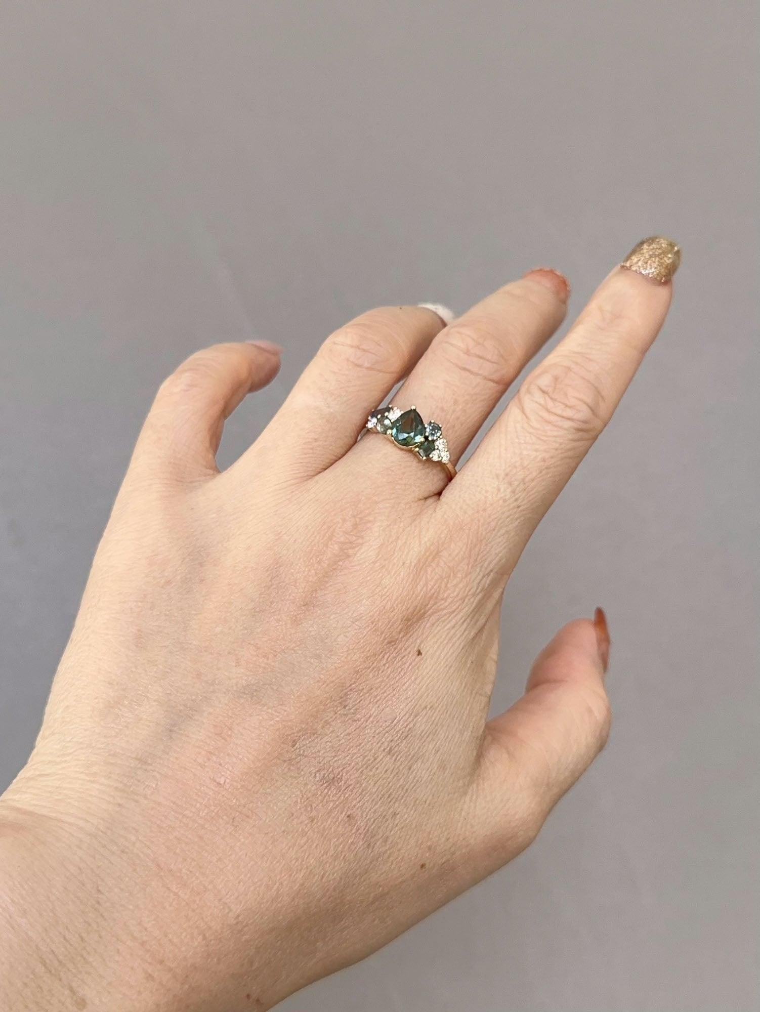 Mixed Teal Saphir und Diamant Cluster-Ring 14K Gold R6768 für Damen oder Herren im Angebot