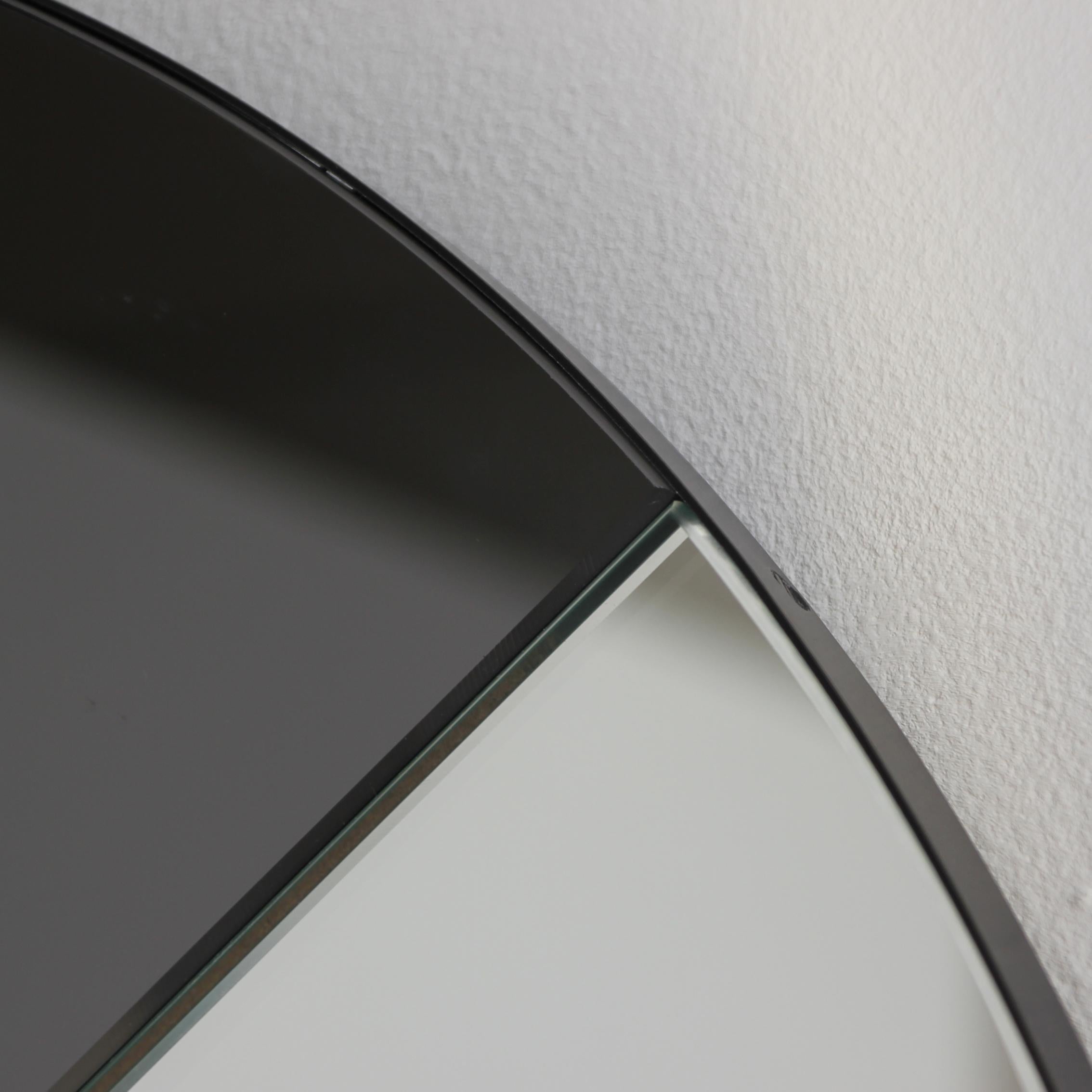 XXIe siècle et contemporain Orbis Dualis Mixed Black Tint Minimalist Round Mirror with Black Frame, Medium en vente