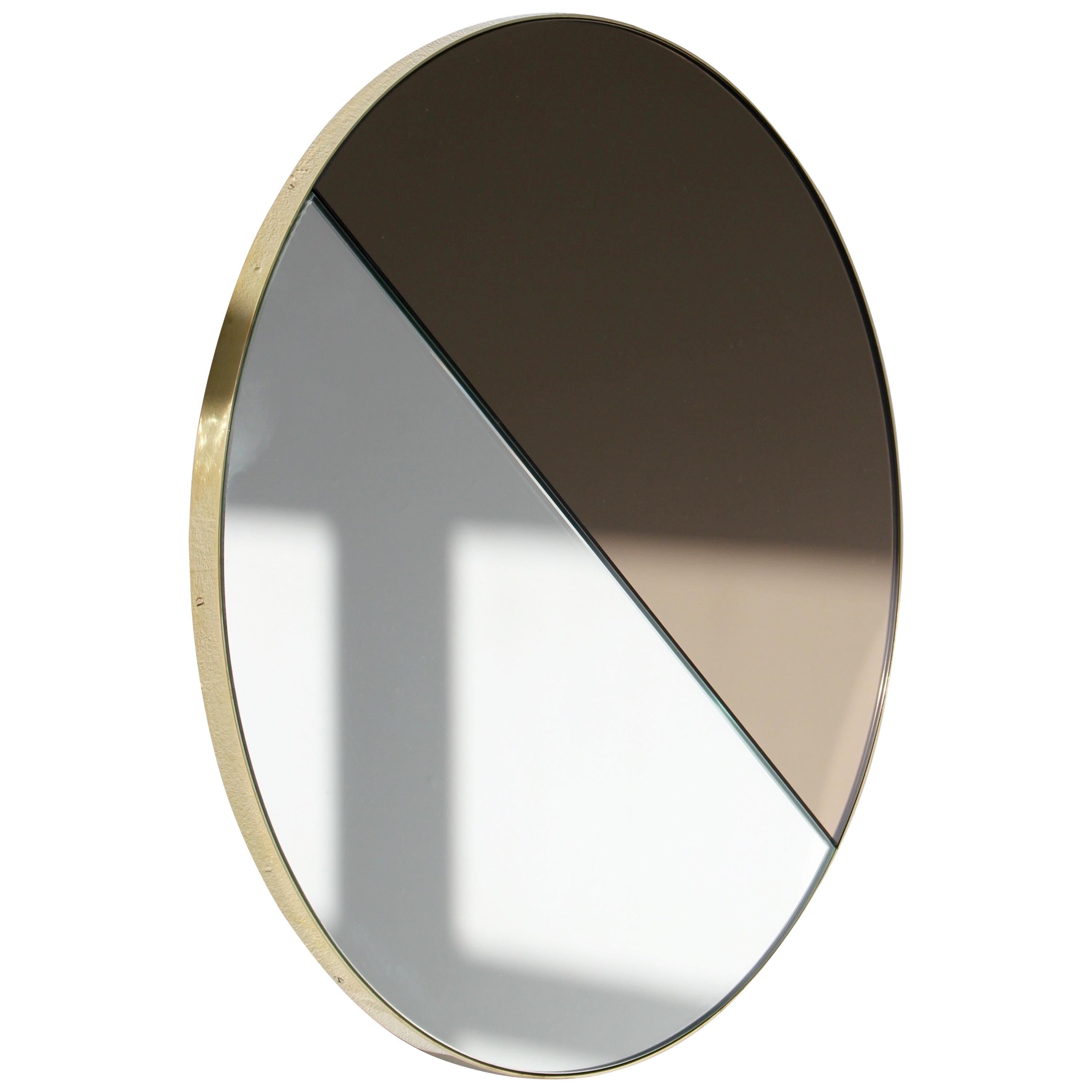 Grand miroir rond Orbis Dualis en argent mélangé et bronze avec cadre en laiton