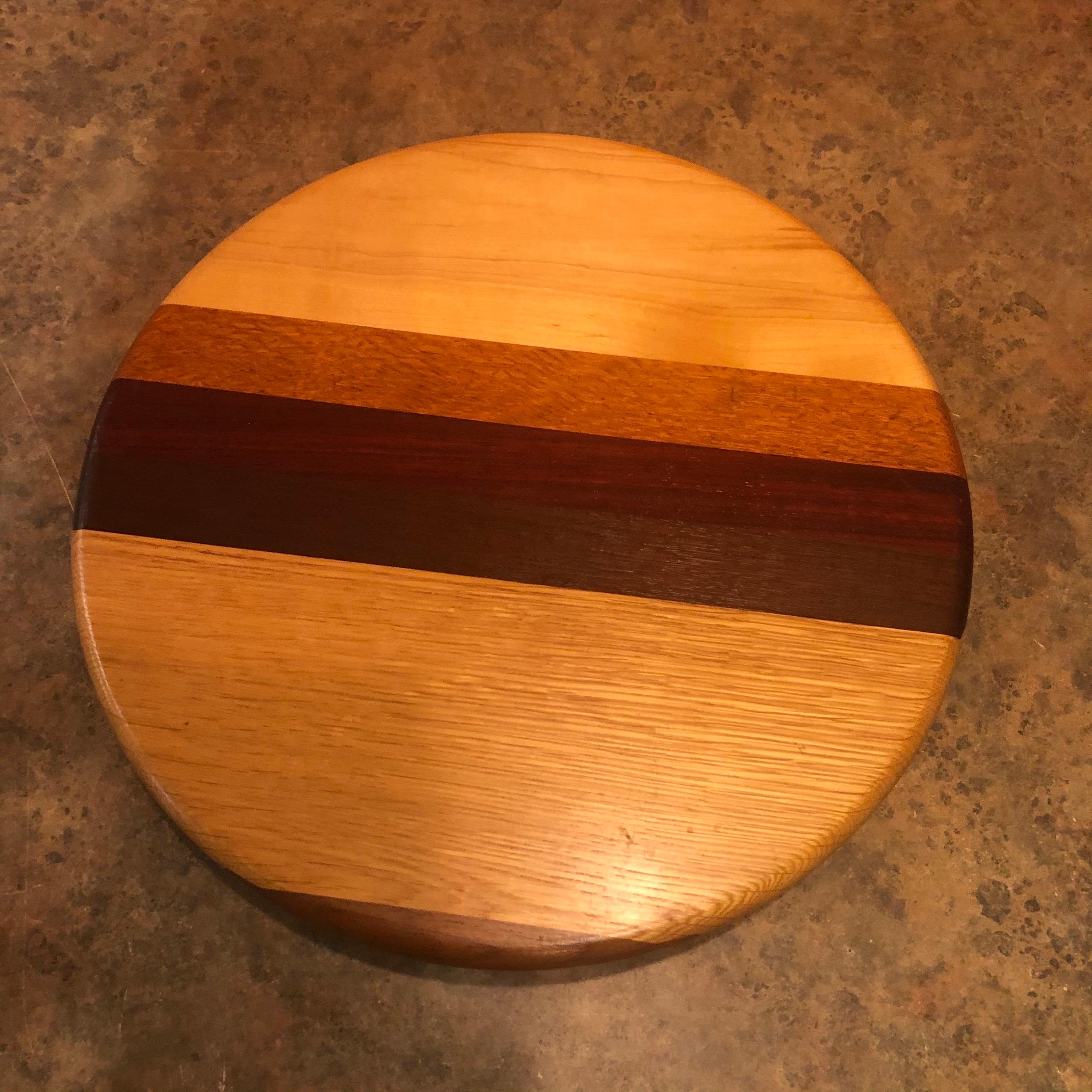 Mixed Woods Lazy Susan Tray by David Levy In Good Condition For Sale In San Diego, CA