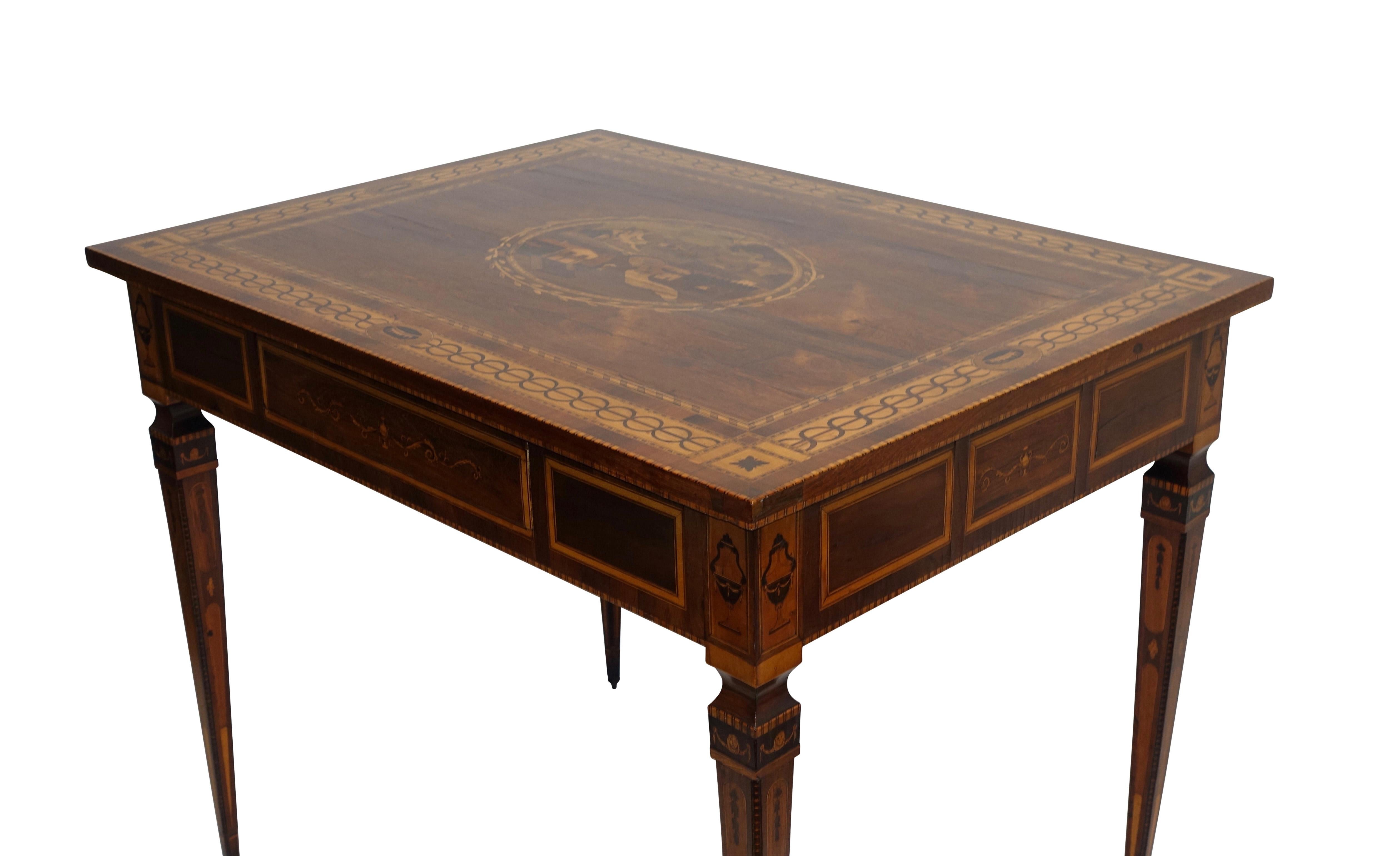 Table à écrire en marqueterie de bois mélangés et de marqueterie, Italie du Nord, fin du XVIIIe siècle en vente 7