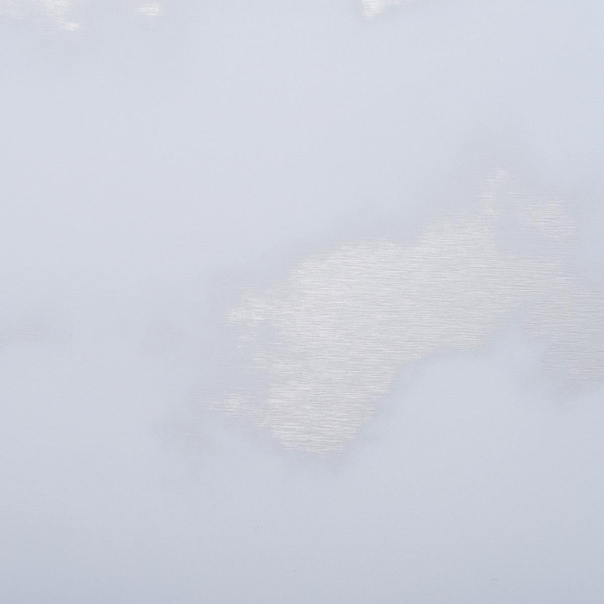 Zeitgenössische reflektierende Himmel-Blau Malerei von Wolken im Angebot 1