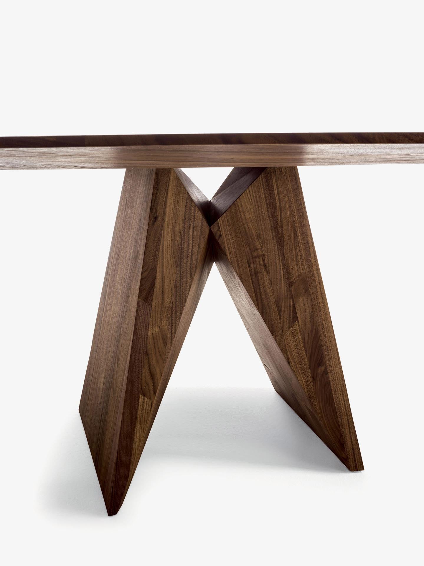 Table de salle à manger Miya, conçue par Setsu & Shinobu ITO, fabriquée en Italie Neuf - En vente à Beverly Hills, CA