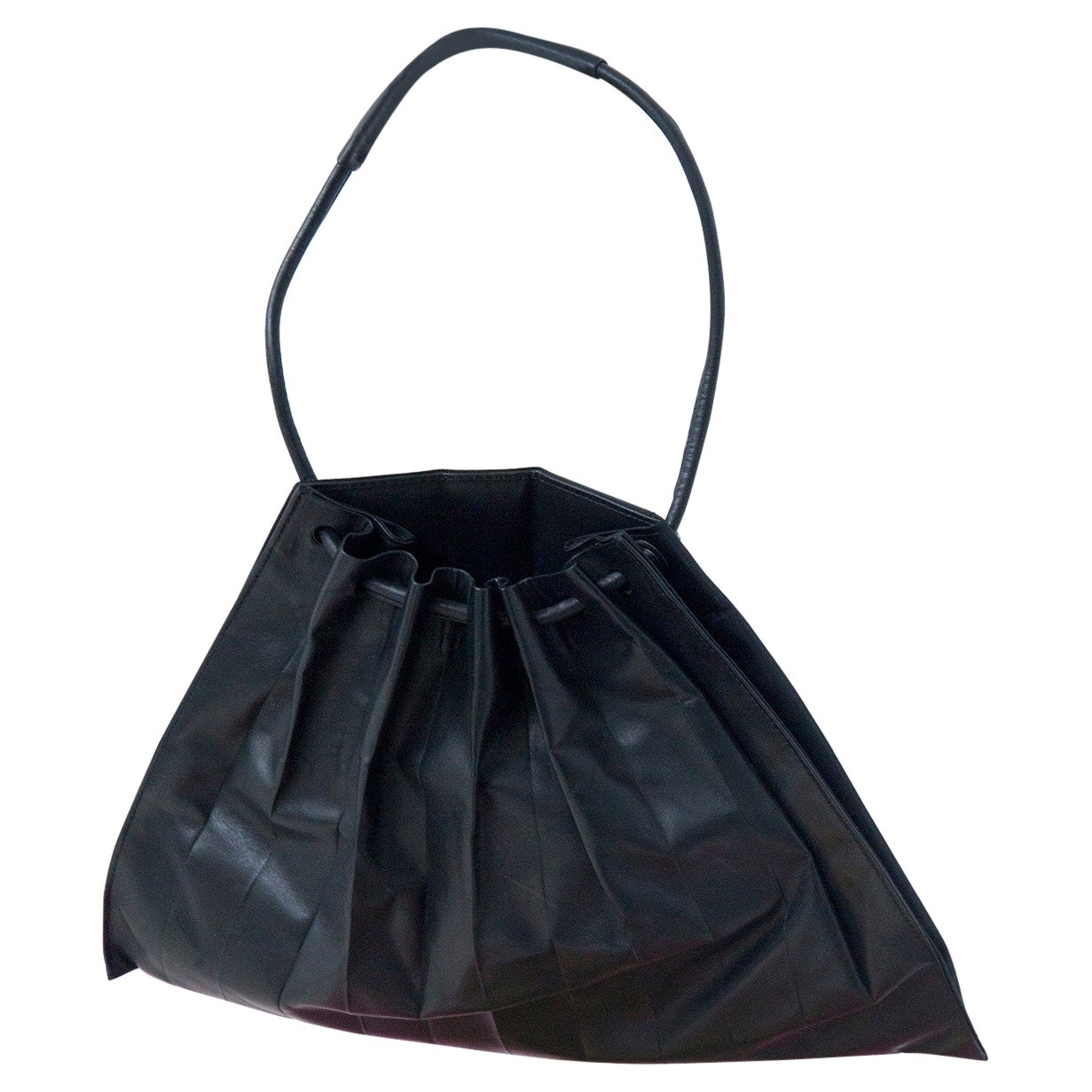 MIYAKE ISSEY Bolso plisado de piel negro