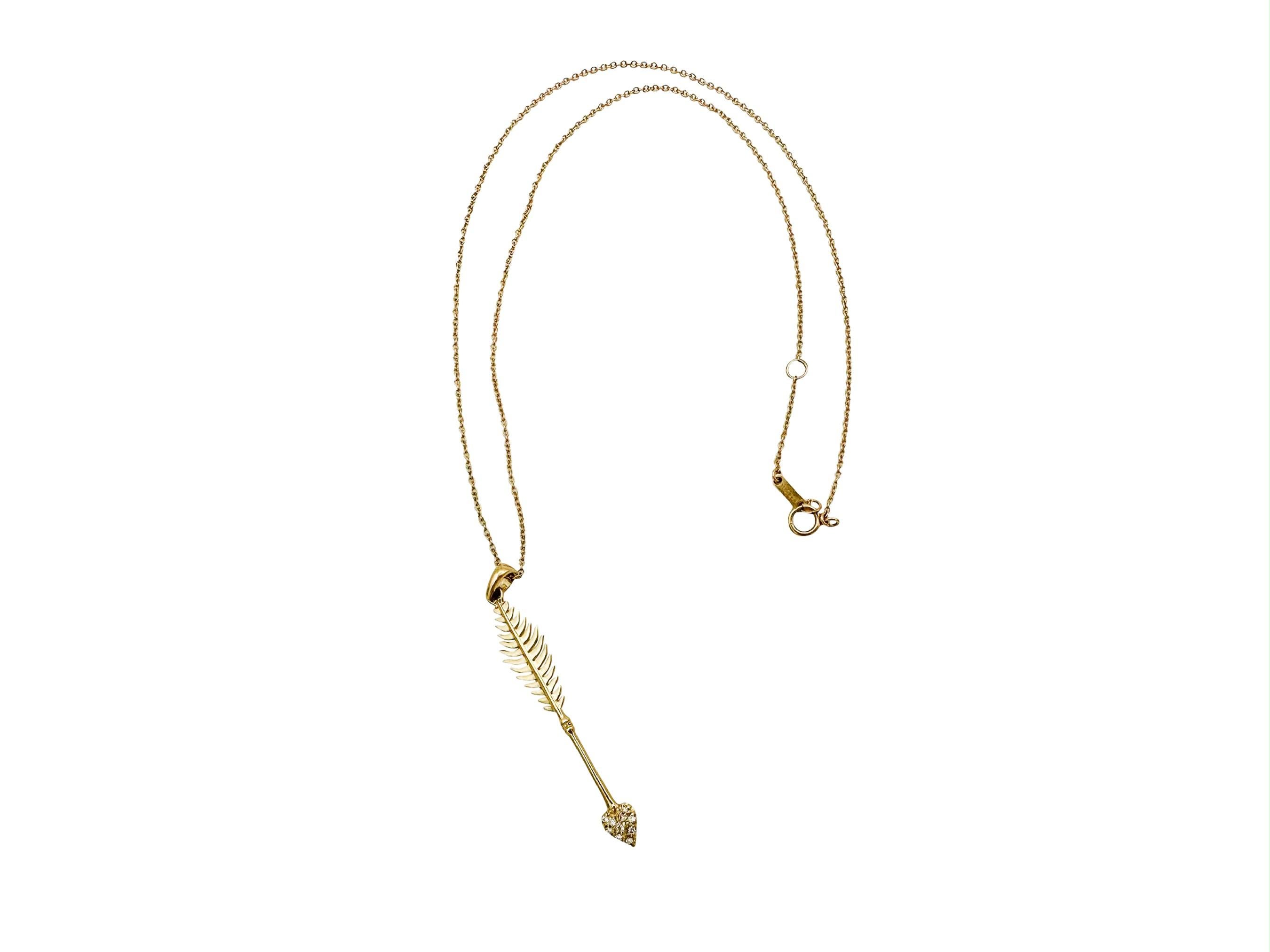 Chic and sweet diamond heart arrow pendant by Mizuki. Sliding along a delicate 14K yellow gold chain, the pendant is finely detailed. The arrow 